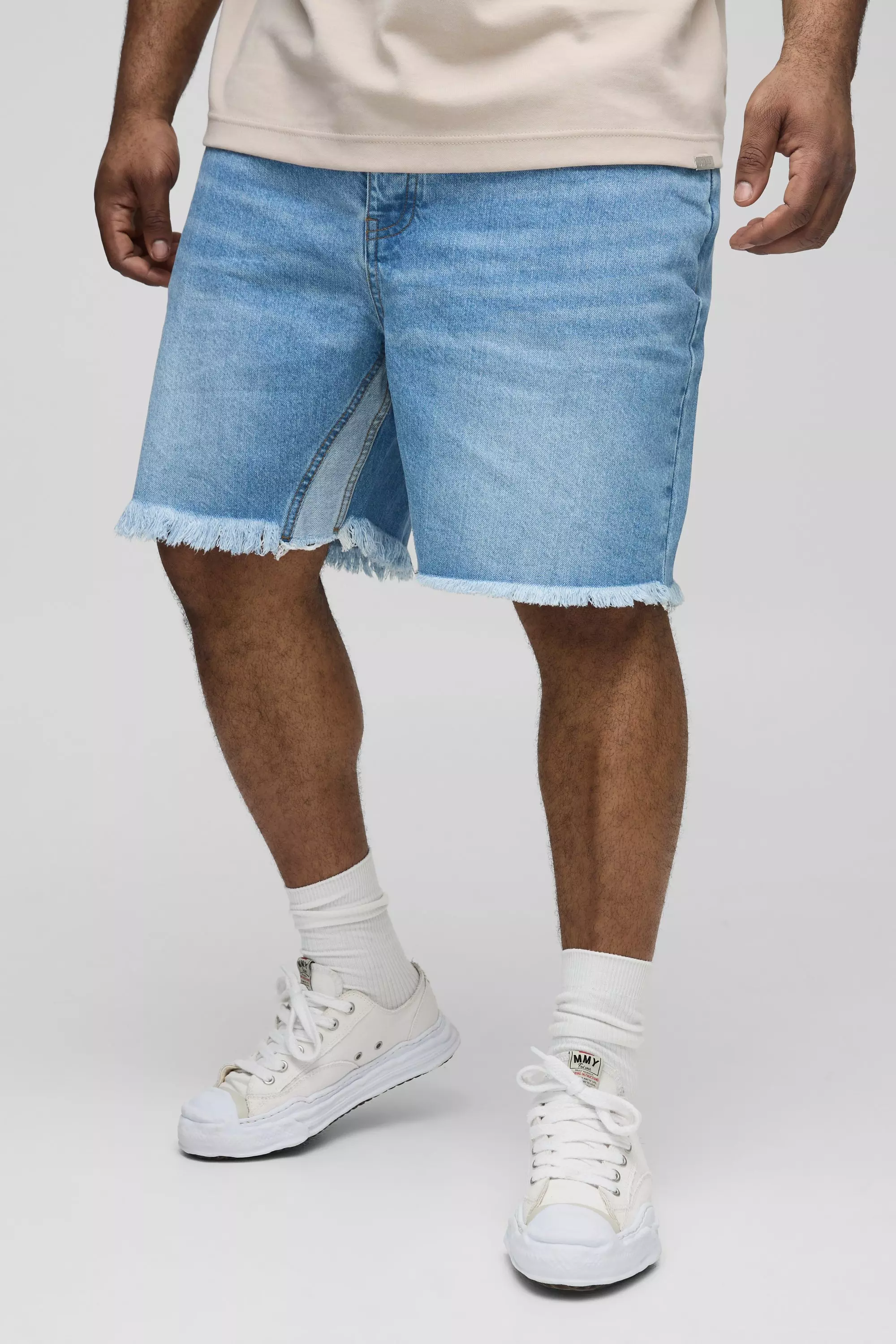Light wash Plus Relaxed Ripped Gusset Denim Shorts alternative image