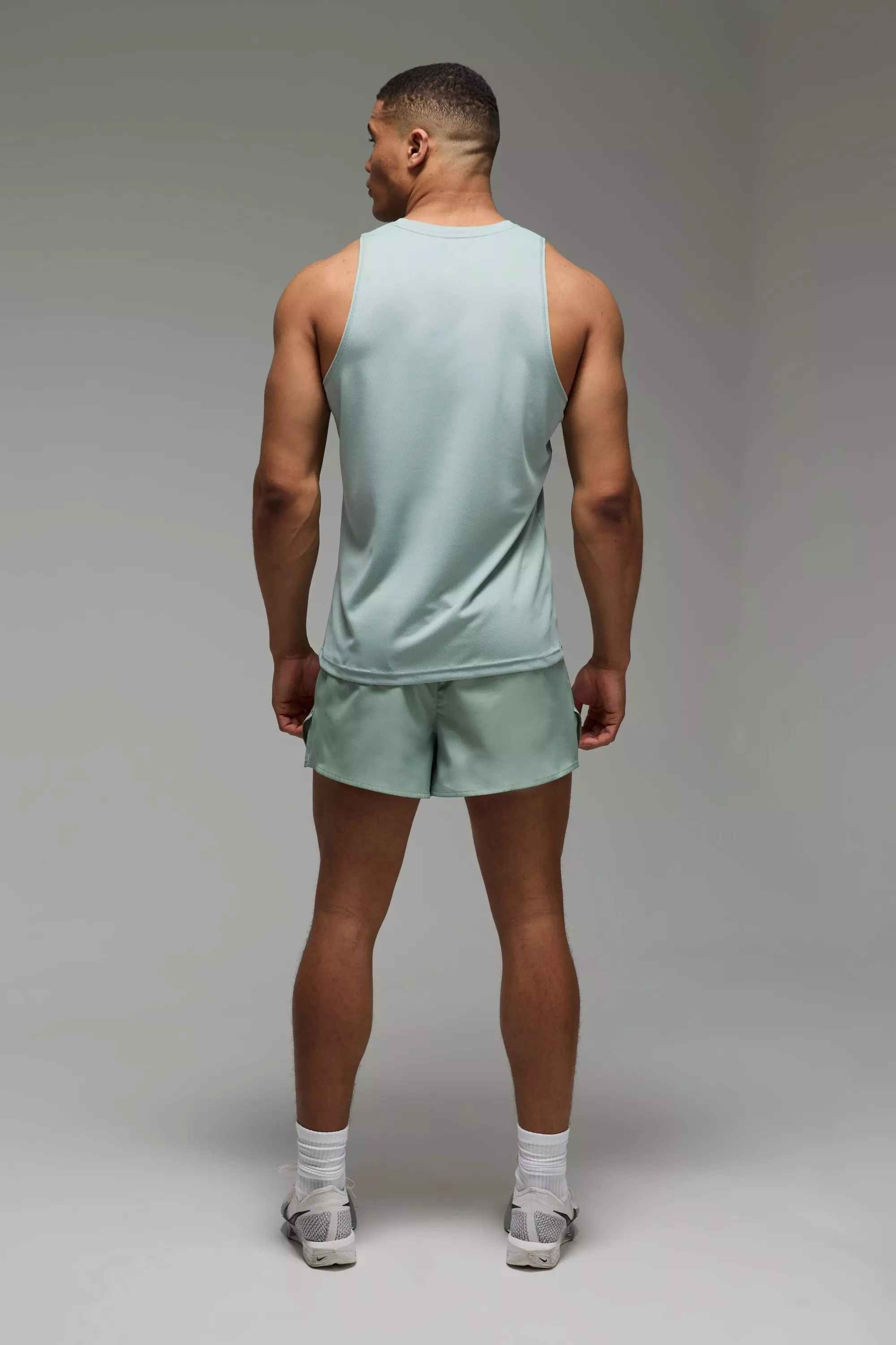 Man Active Hybrid Mesh-Tanktop, Sage alternatives Bild