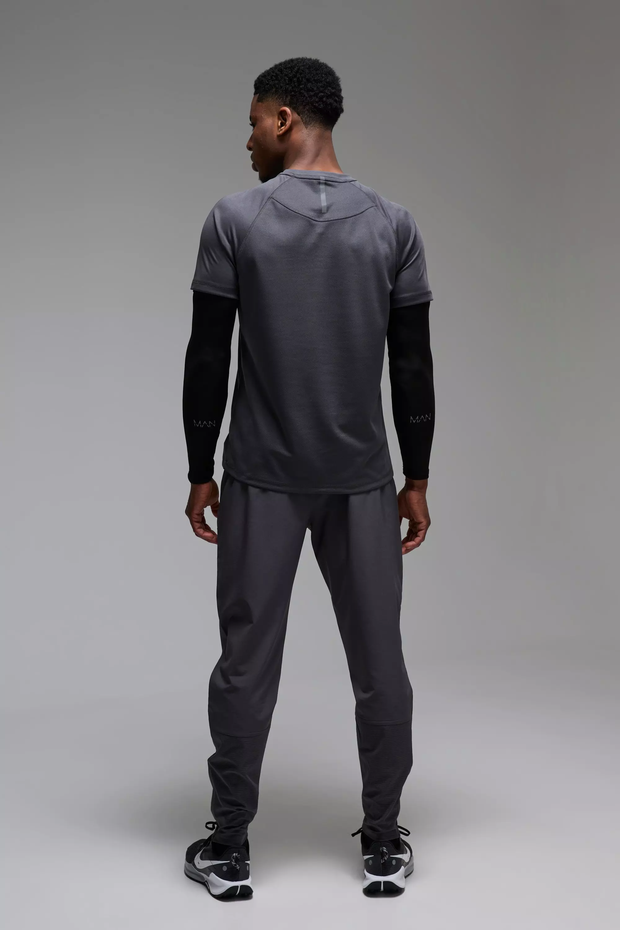 Charcoal Man Active Running Tapered Sweatpants alternative image