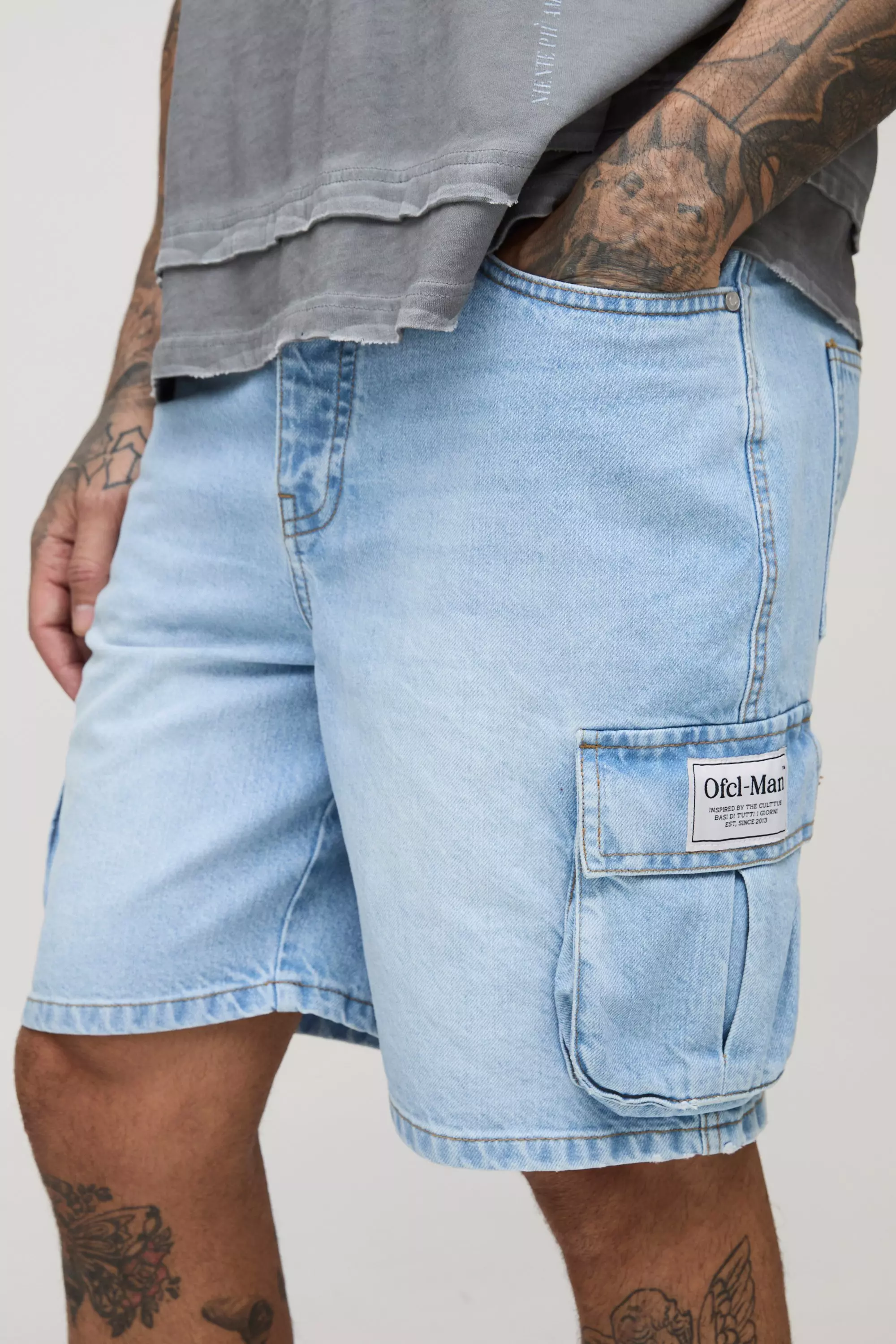 Light wash Tall Relaxed Woven Tab Denim Cargo Shorts alternative image