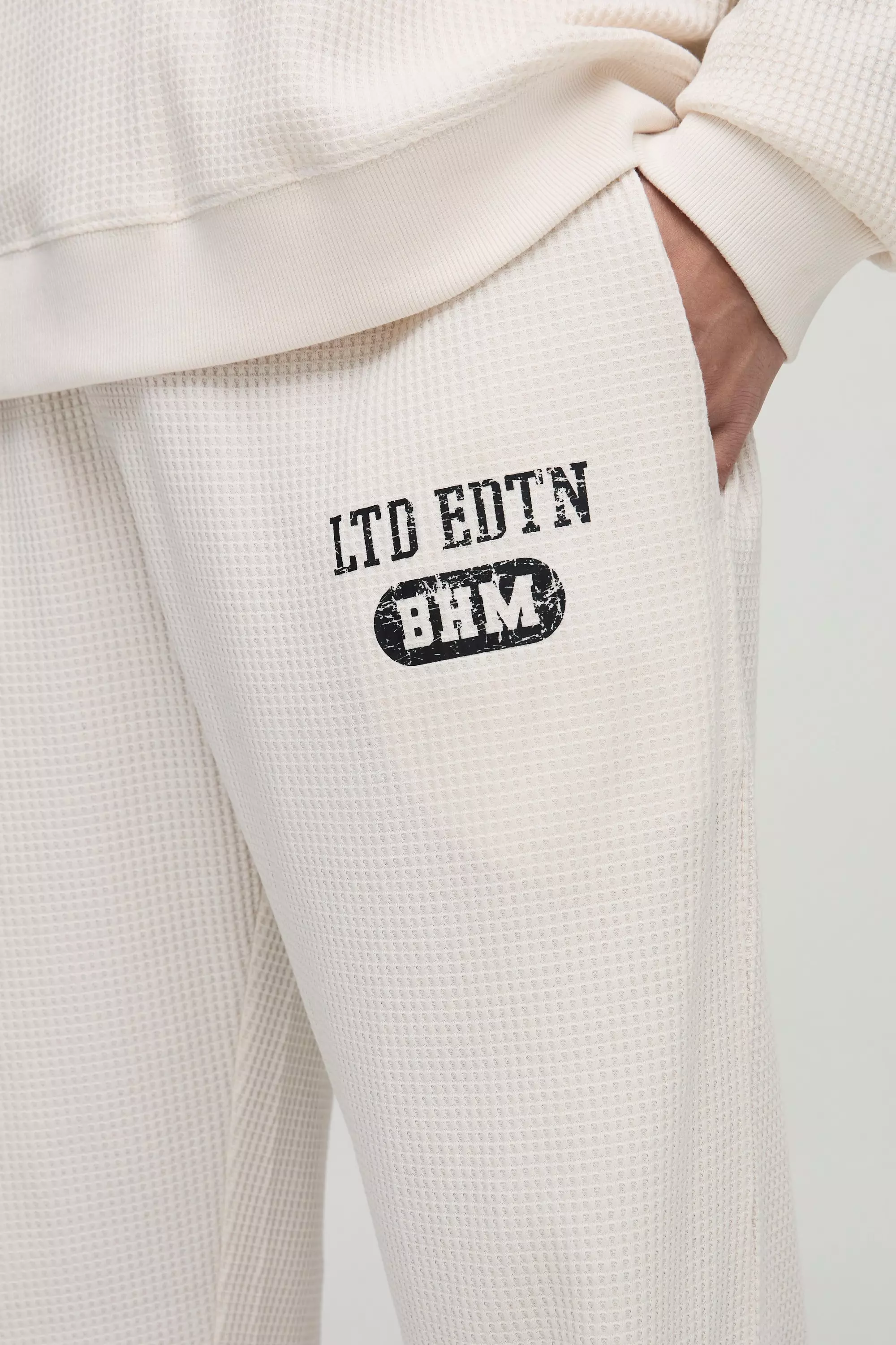 Jogginghose in Waffeloptik mit geradem Bein, Ecru alternatives Bild
