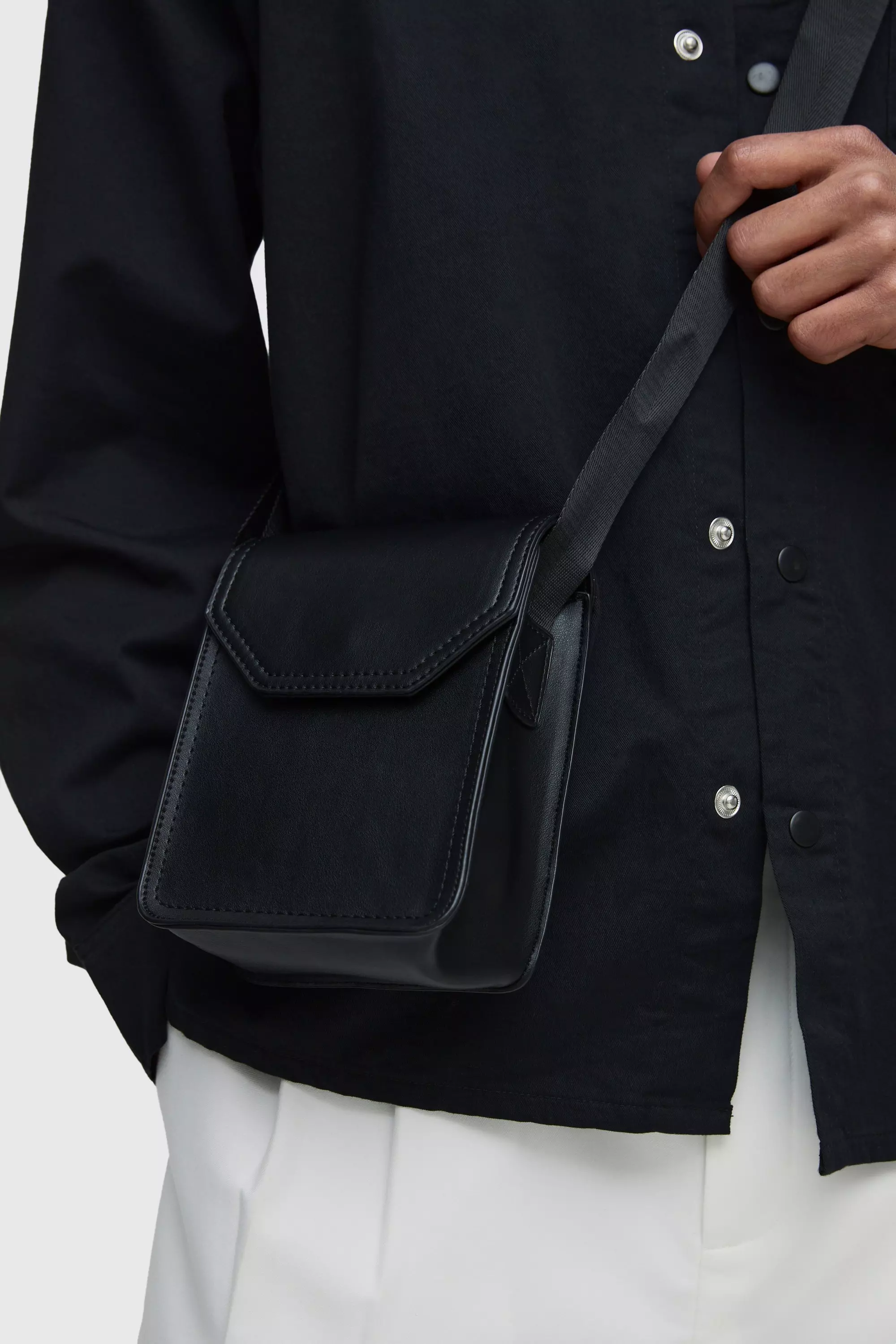 Black Zijtas Met Contrasterende Stiksels alternatieve afbeelding