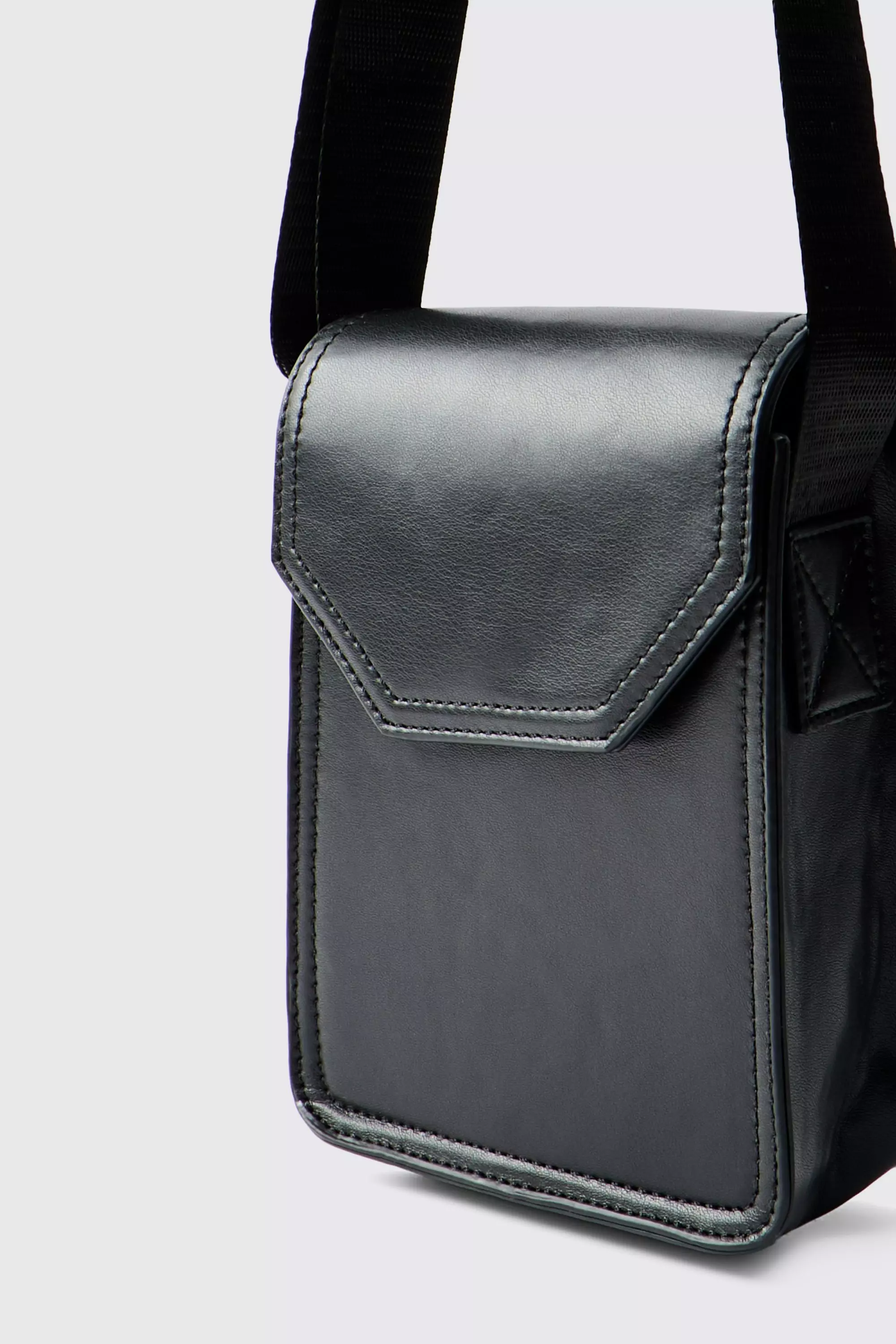 Black Zijtas Met Contrasterende Stiksels alternatieve afbeelding