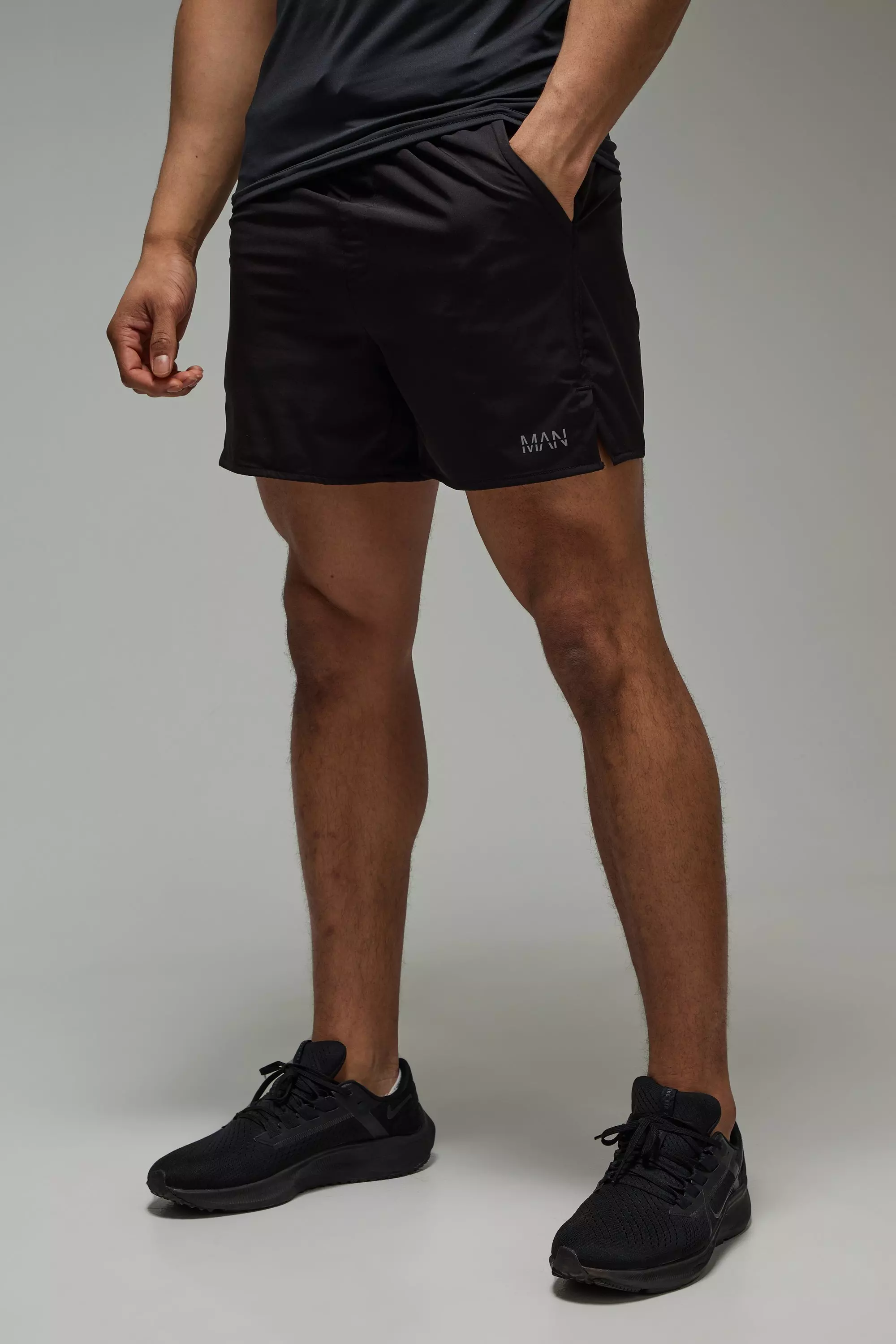 Black Man Active Stretch Woven 5inch Short
