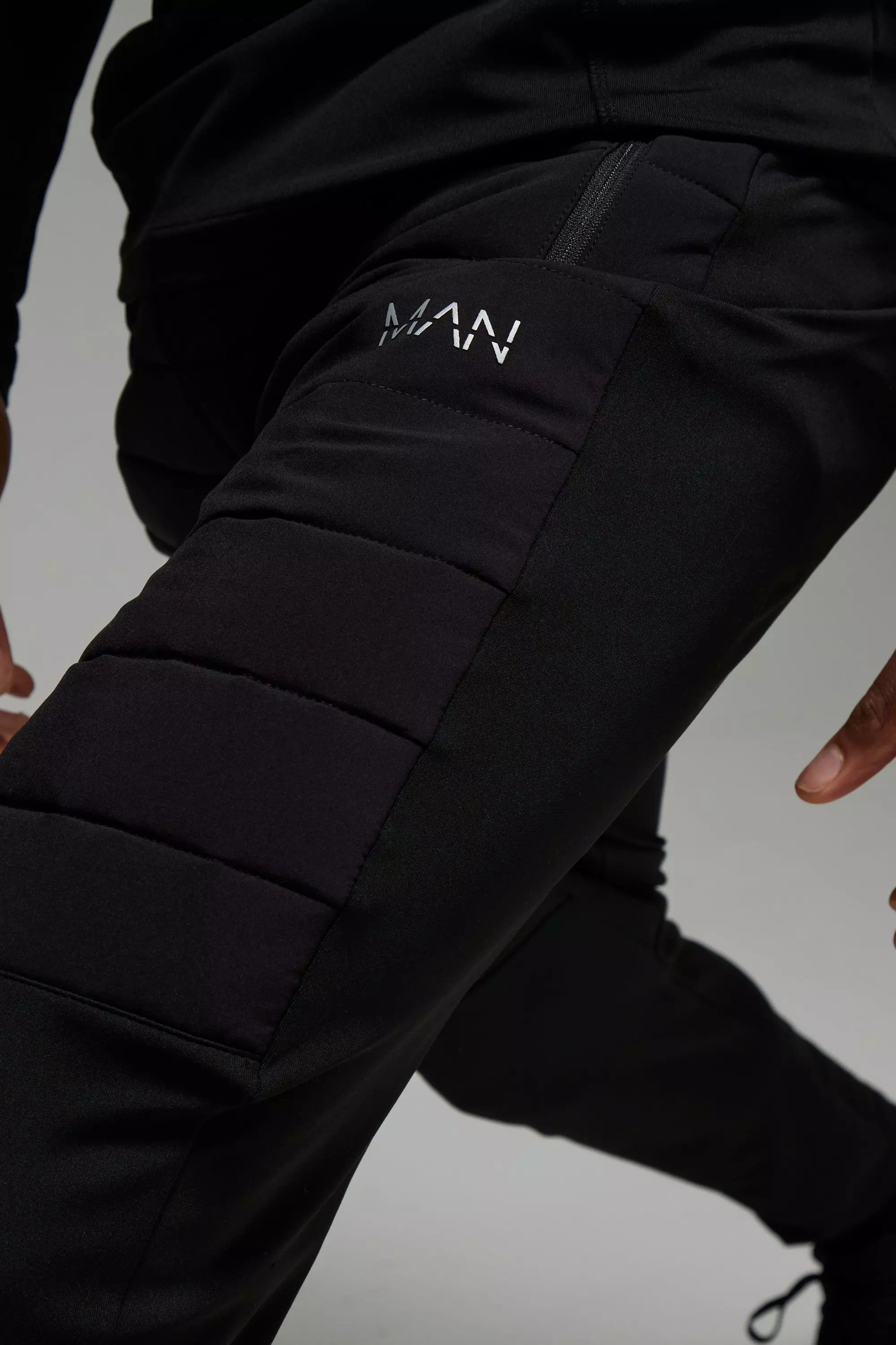 Black Man Active Lightweight Quilted Joggers alternative image