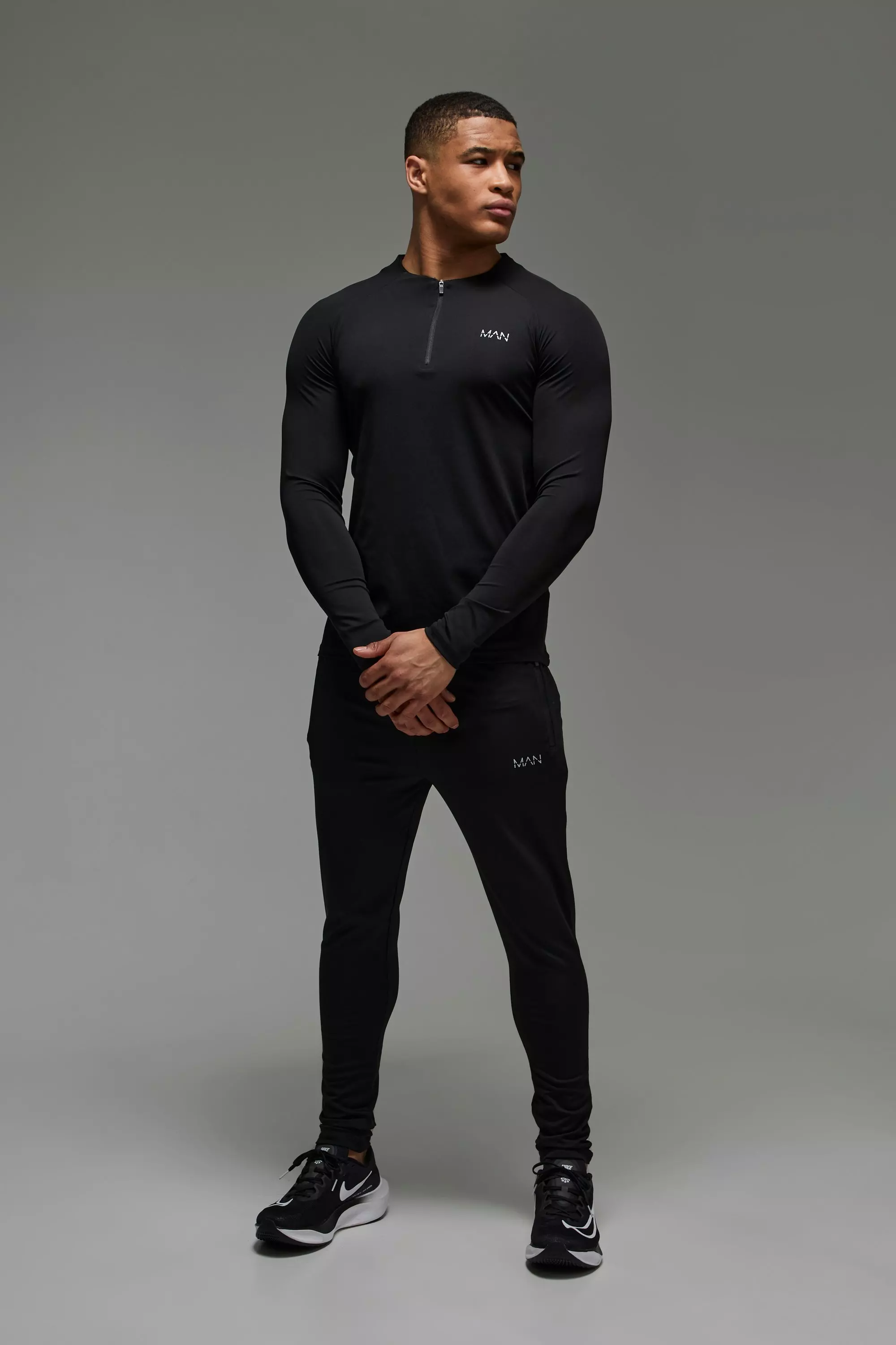 Black Man Active Muscle Fit Crew Neck 1/4 Zip Tracksuit alternative image