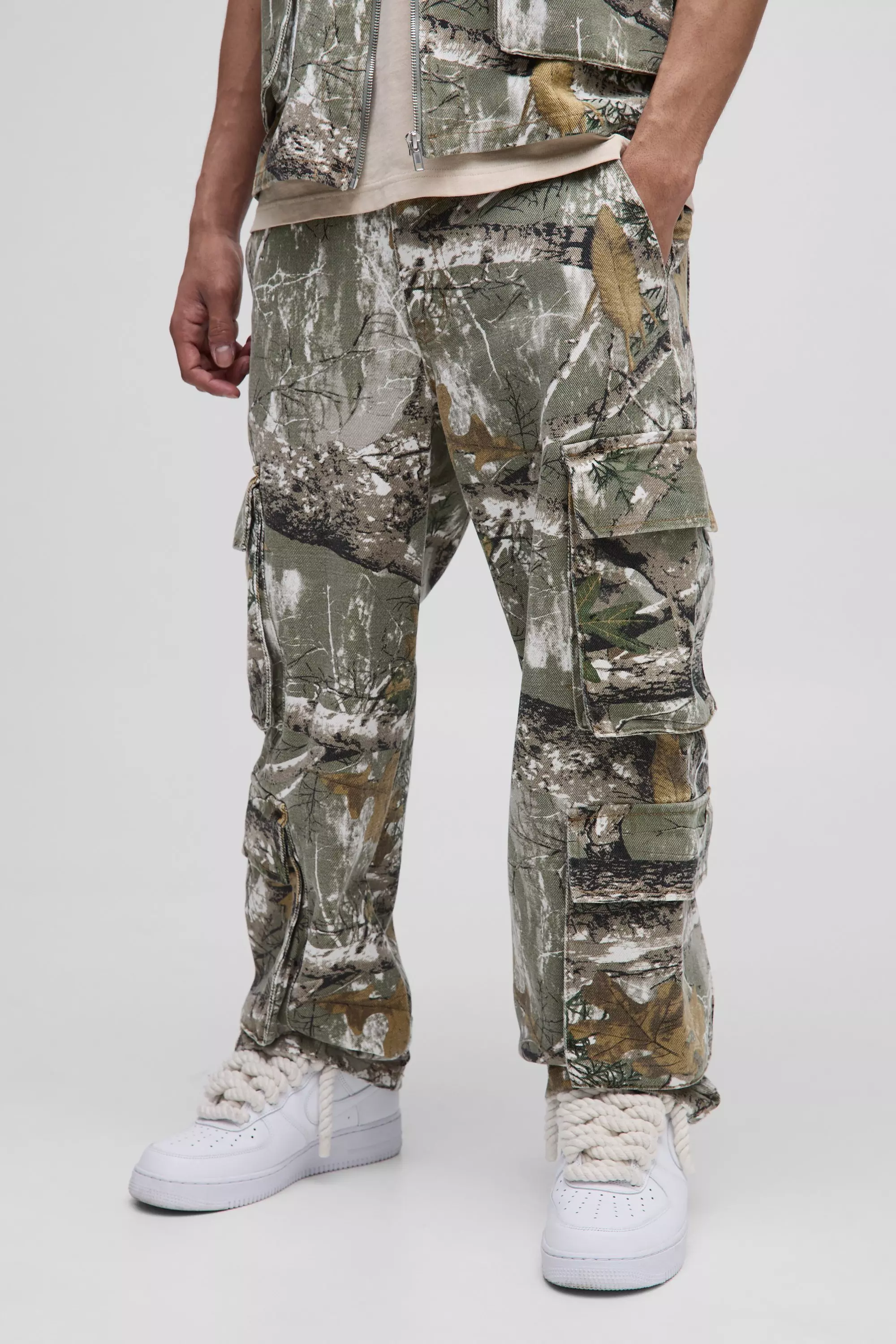 Relaxed Forest Camo Multi Pocket Cargo Pants | boohooMAN USA