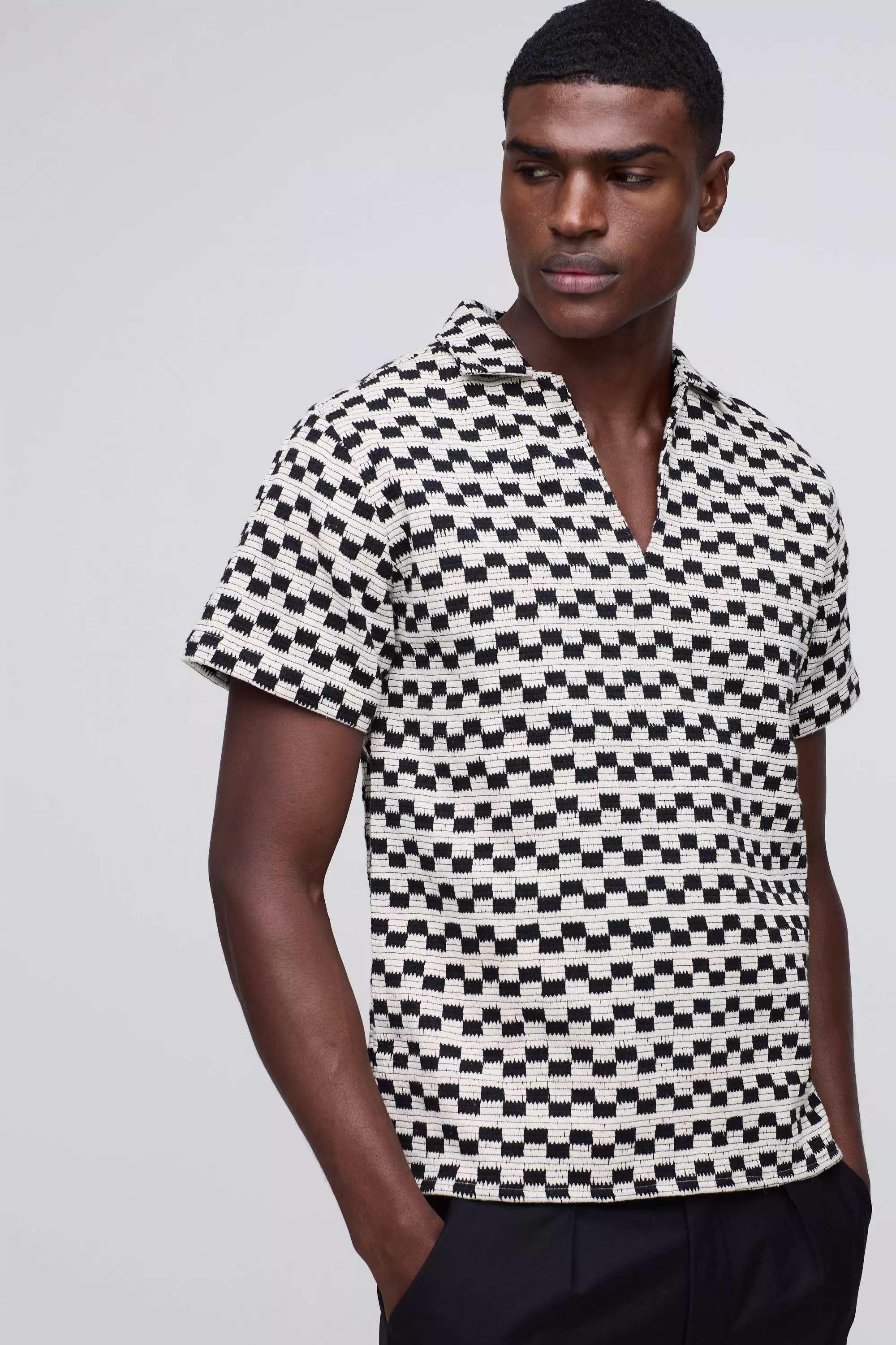 Black Regular Overhead V-Neck Shirt alternative image