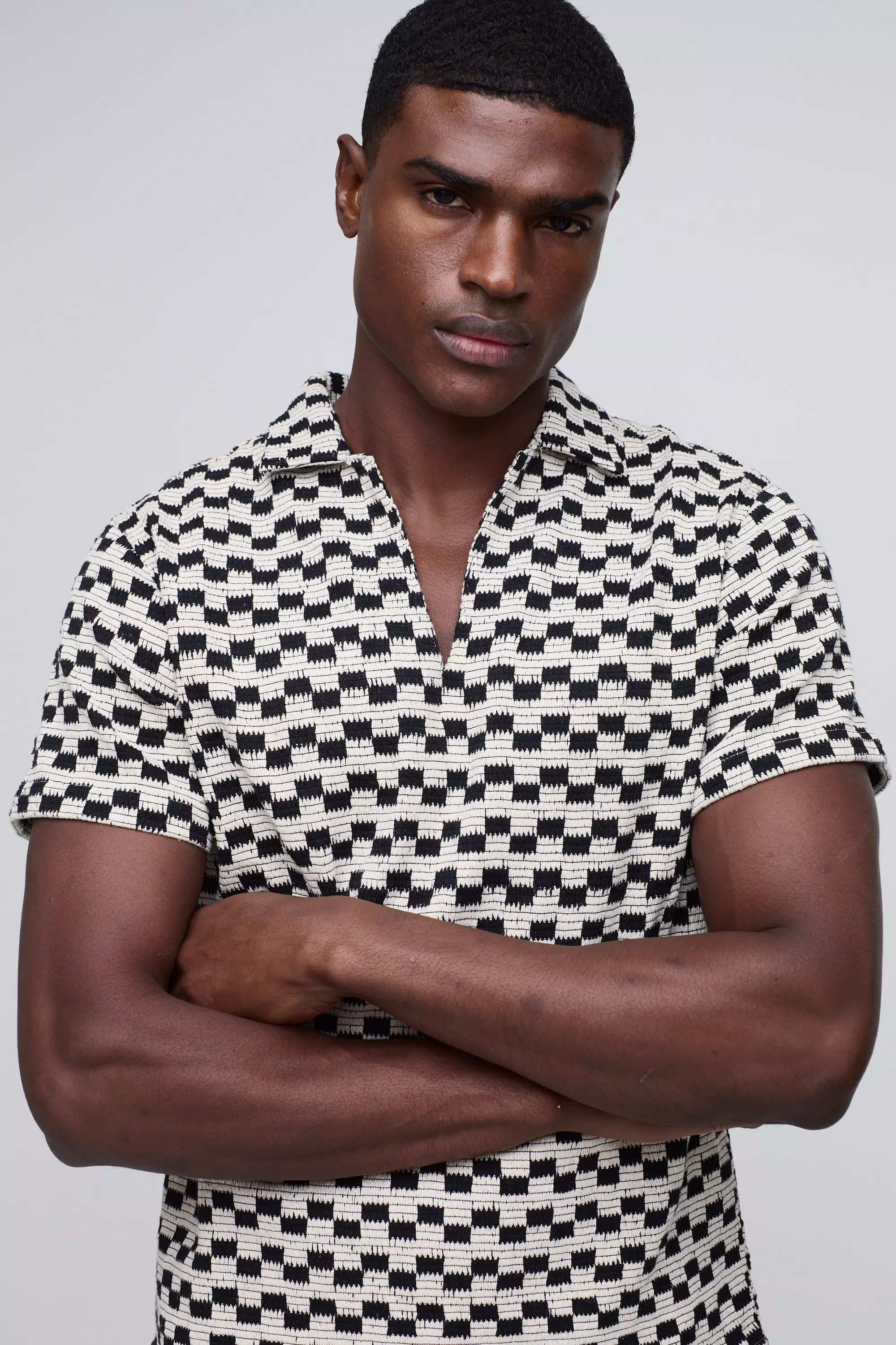 Black Regular Overhead V-Neck Shirt alternative image