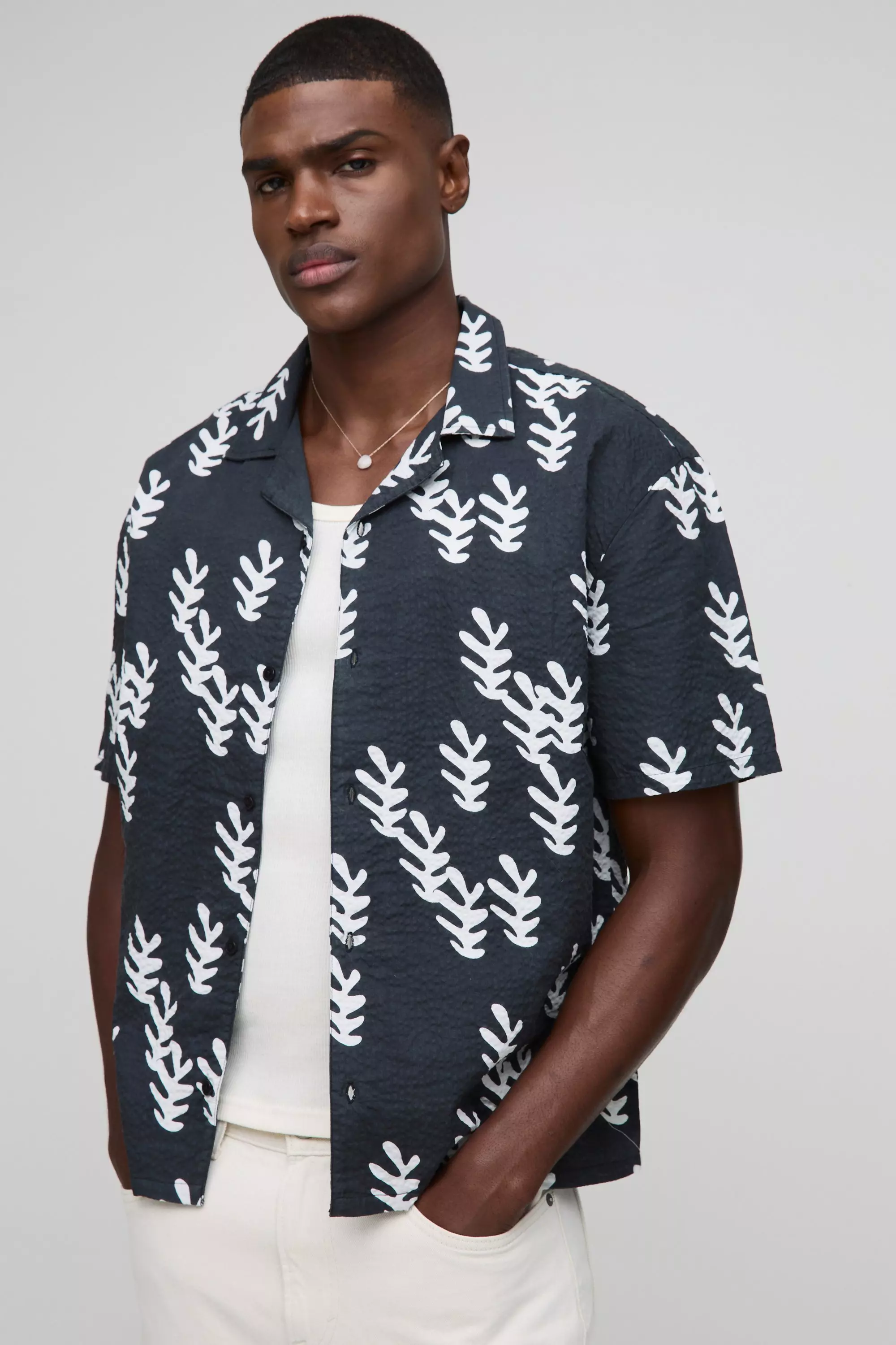 Black Oversized Leaf AOP Seersucker Shirt alternative image