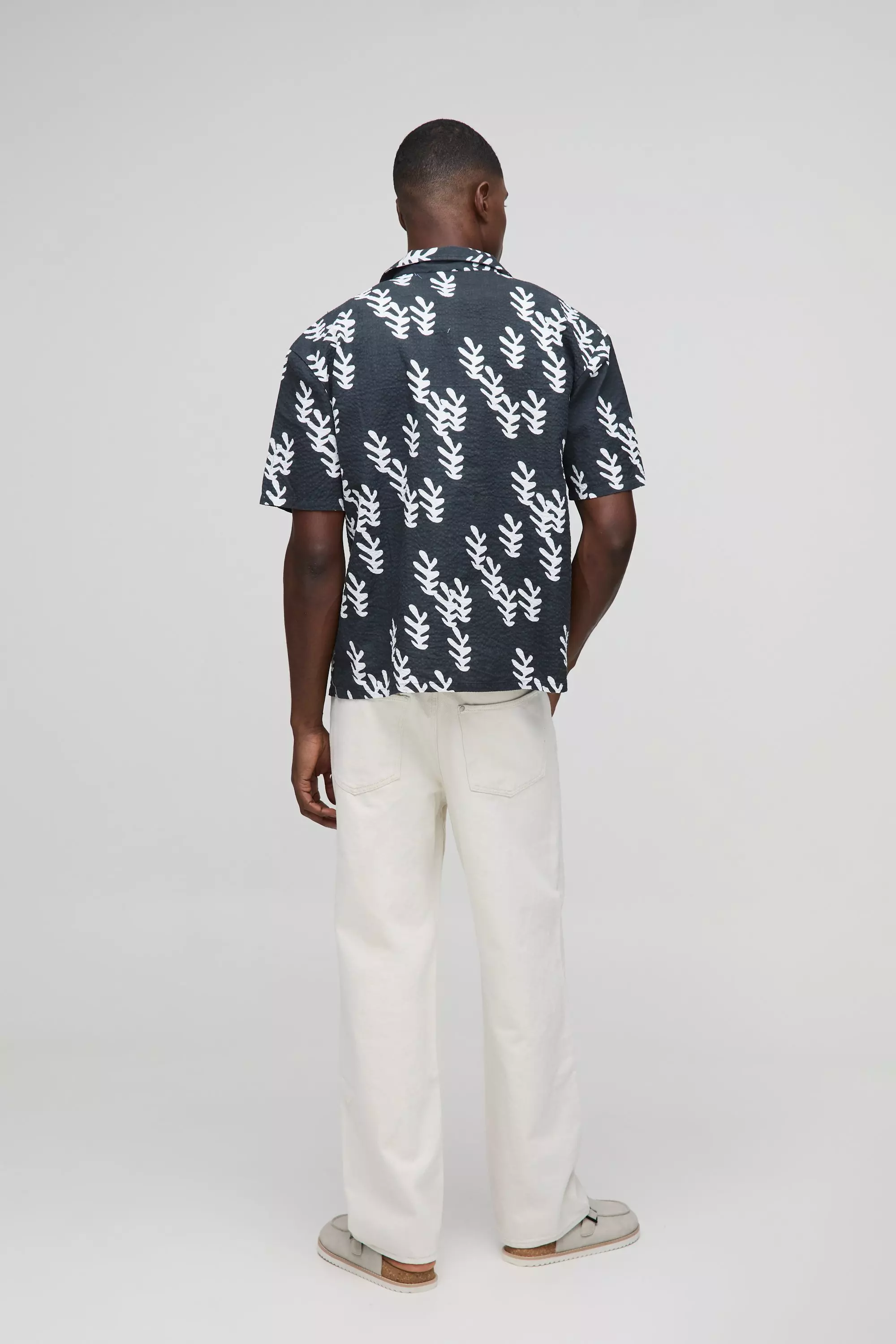 Black Oversized Leaf AOP Seersucker Shirt alternative image