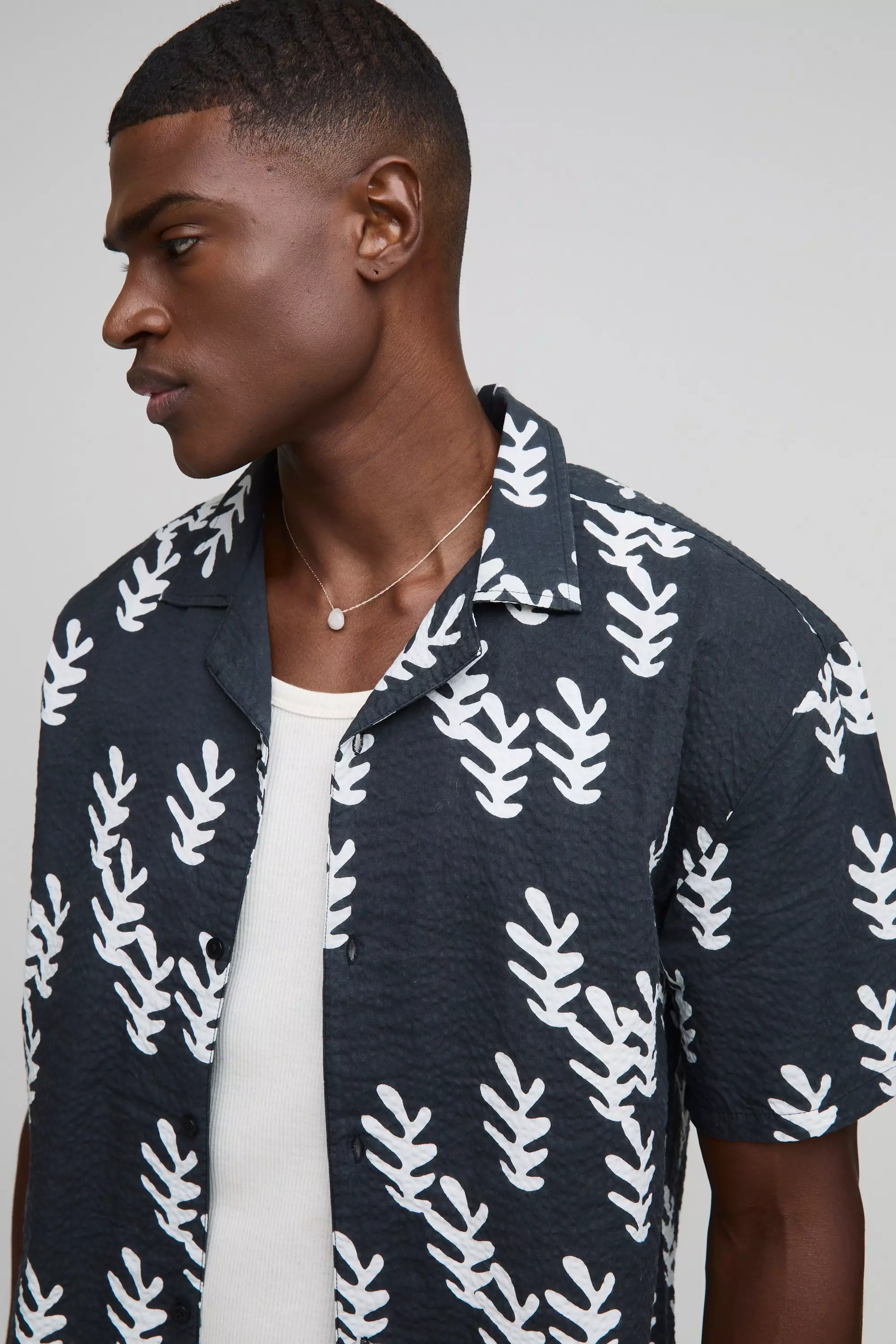 Black Oversized Leaf AOP Seersucker Shirt alternative image