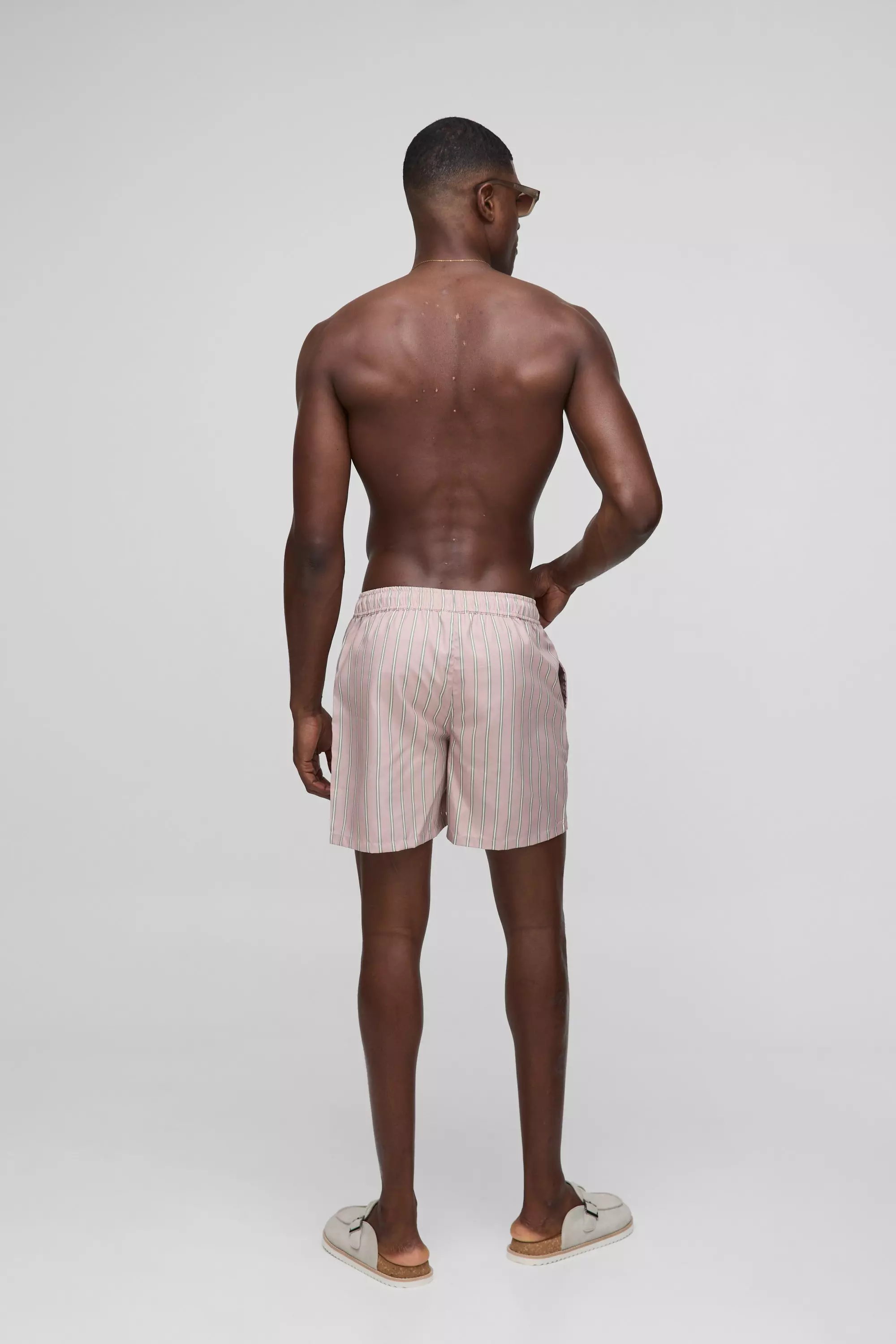 Mittellange, gestreifte Badehose, Dusky pink alternatives Bild