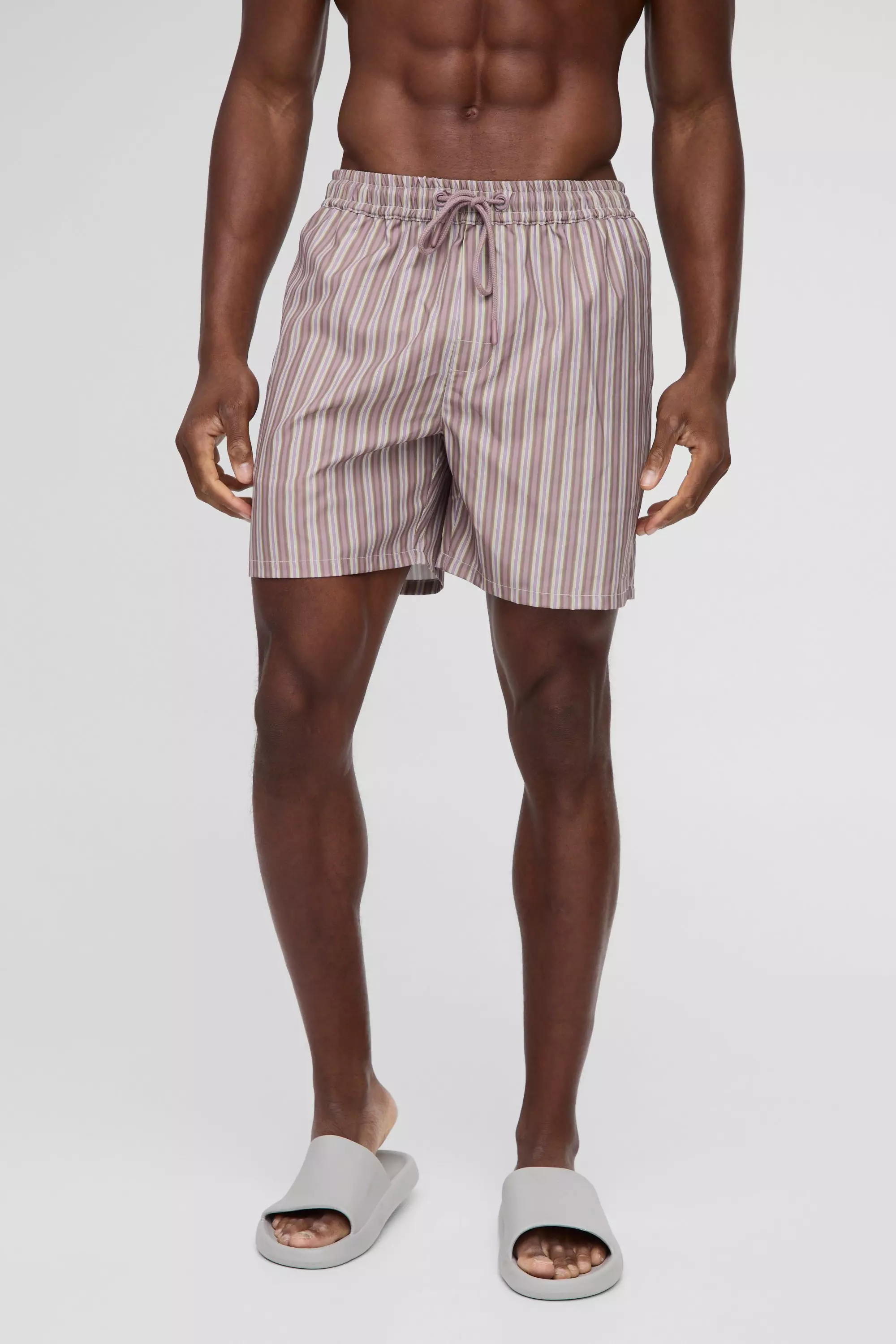 Mittellange, gestreifte Badehose, Brown alternatives Bild