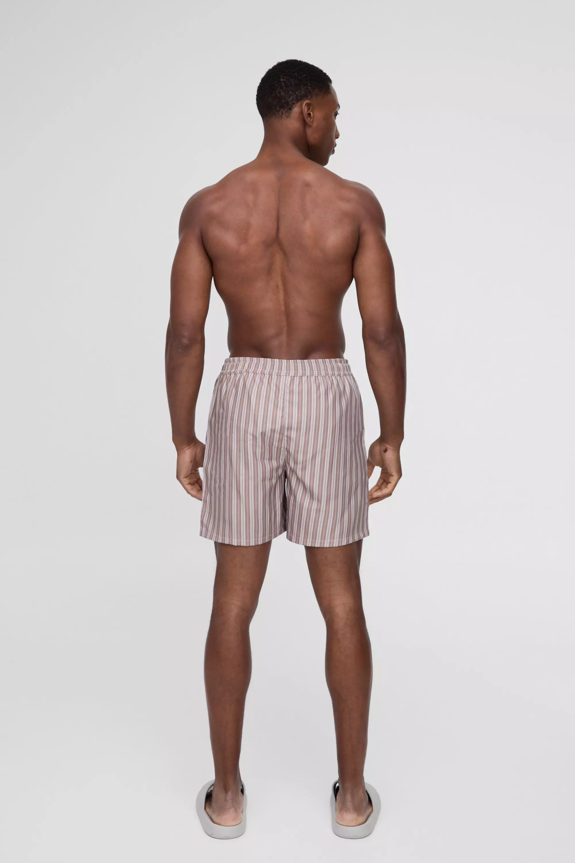 Mittellange, gestreifte Badehose, Brown alternatives Bild