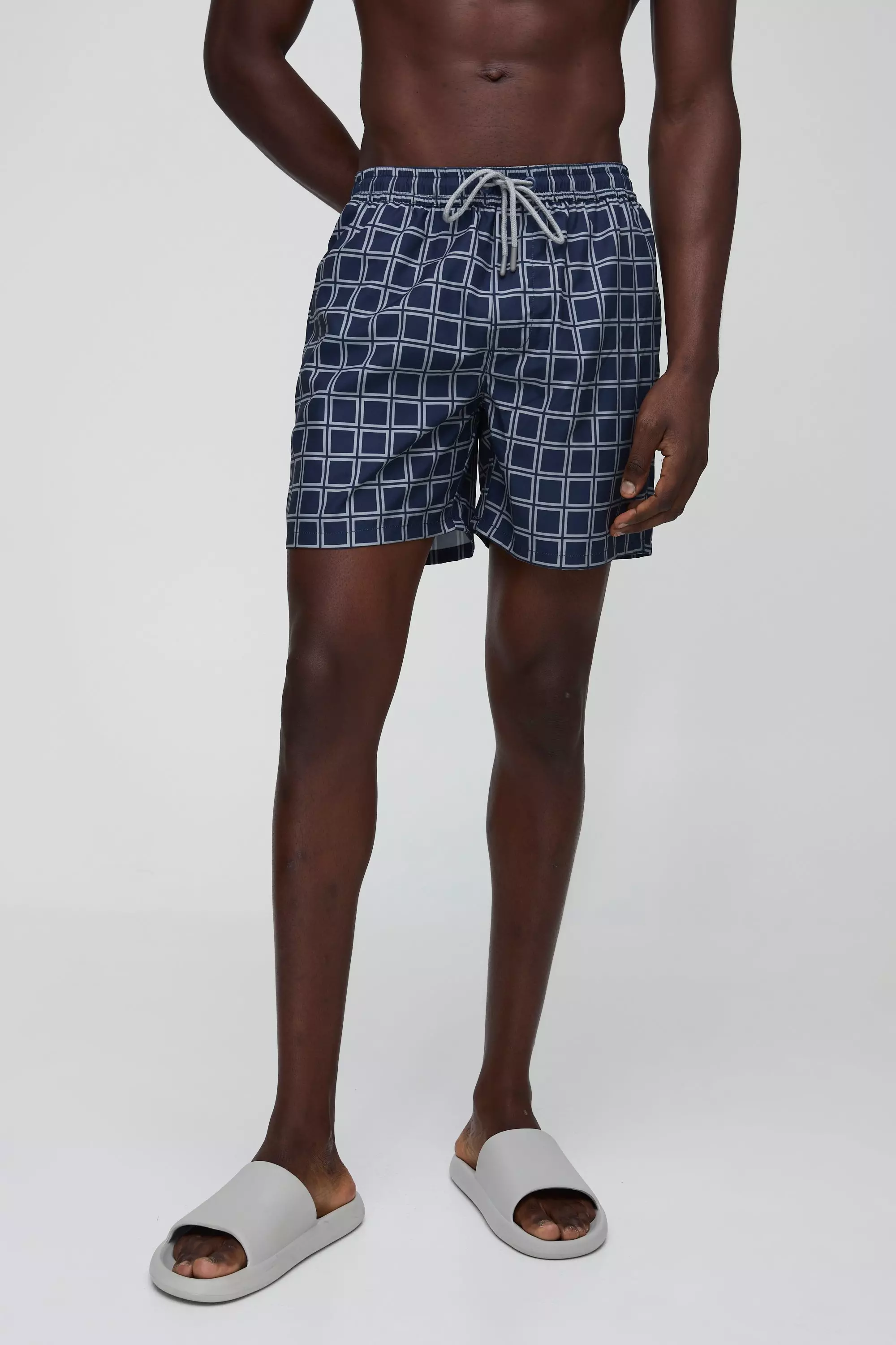 Mittellange karierte Badehose, Navy alternatives Bild