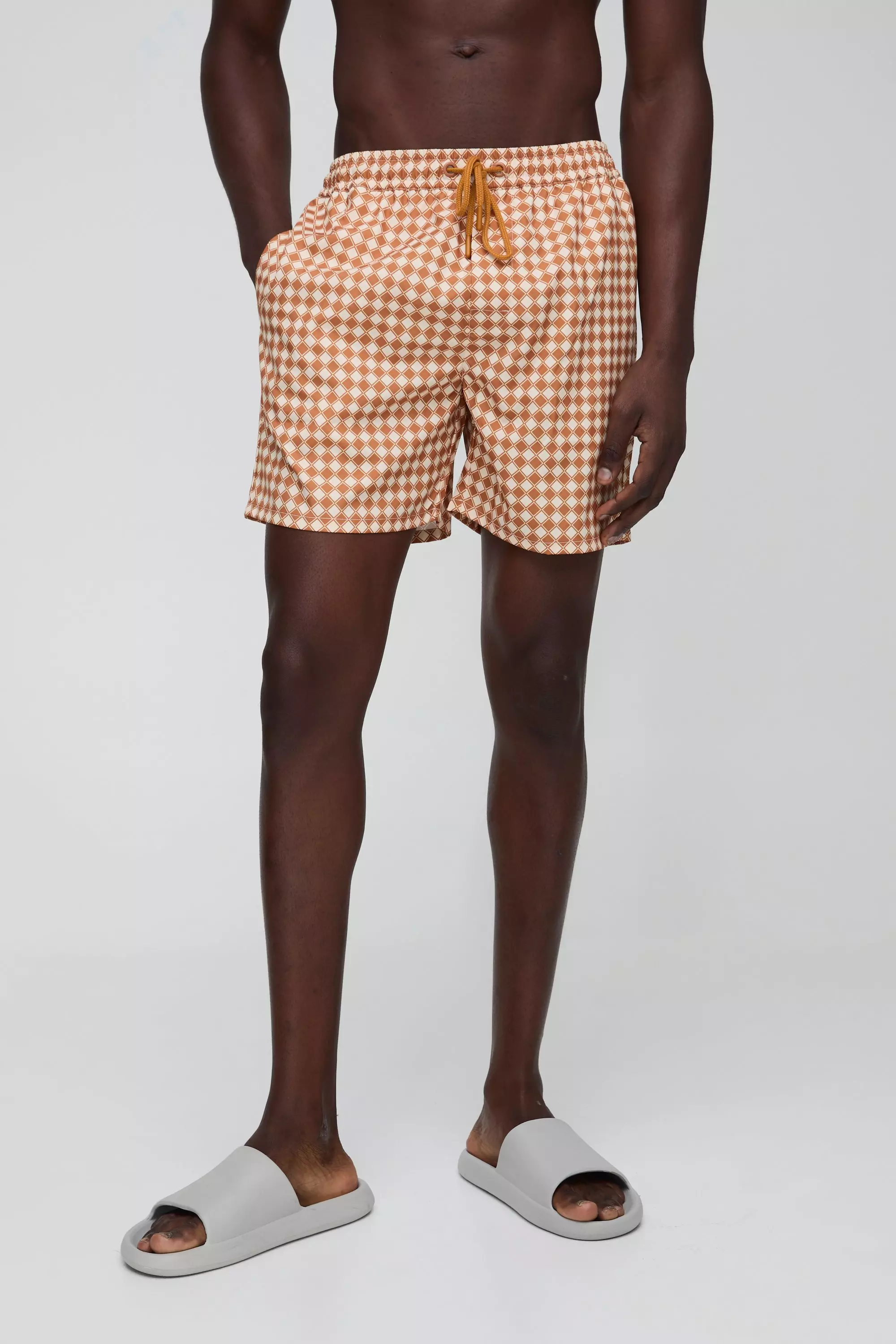 Mittellange Badehose mit Print, Burnt orange alternatives Bild