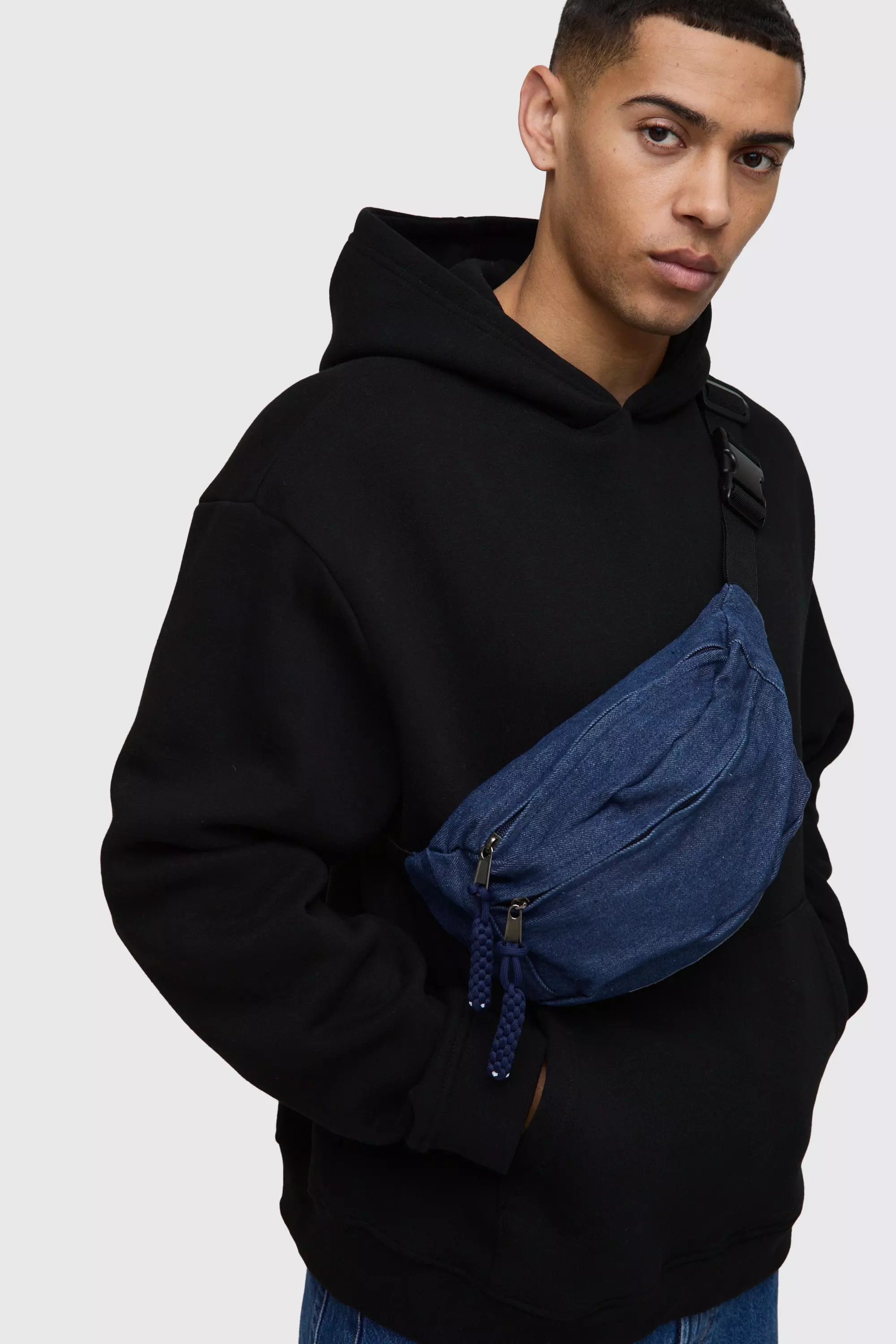 Denim-Umhängetasche alternatives Bild