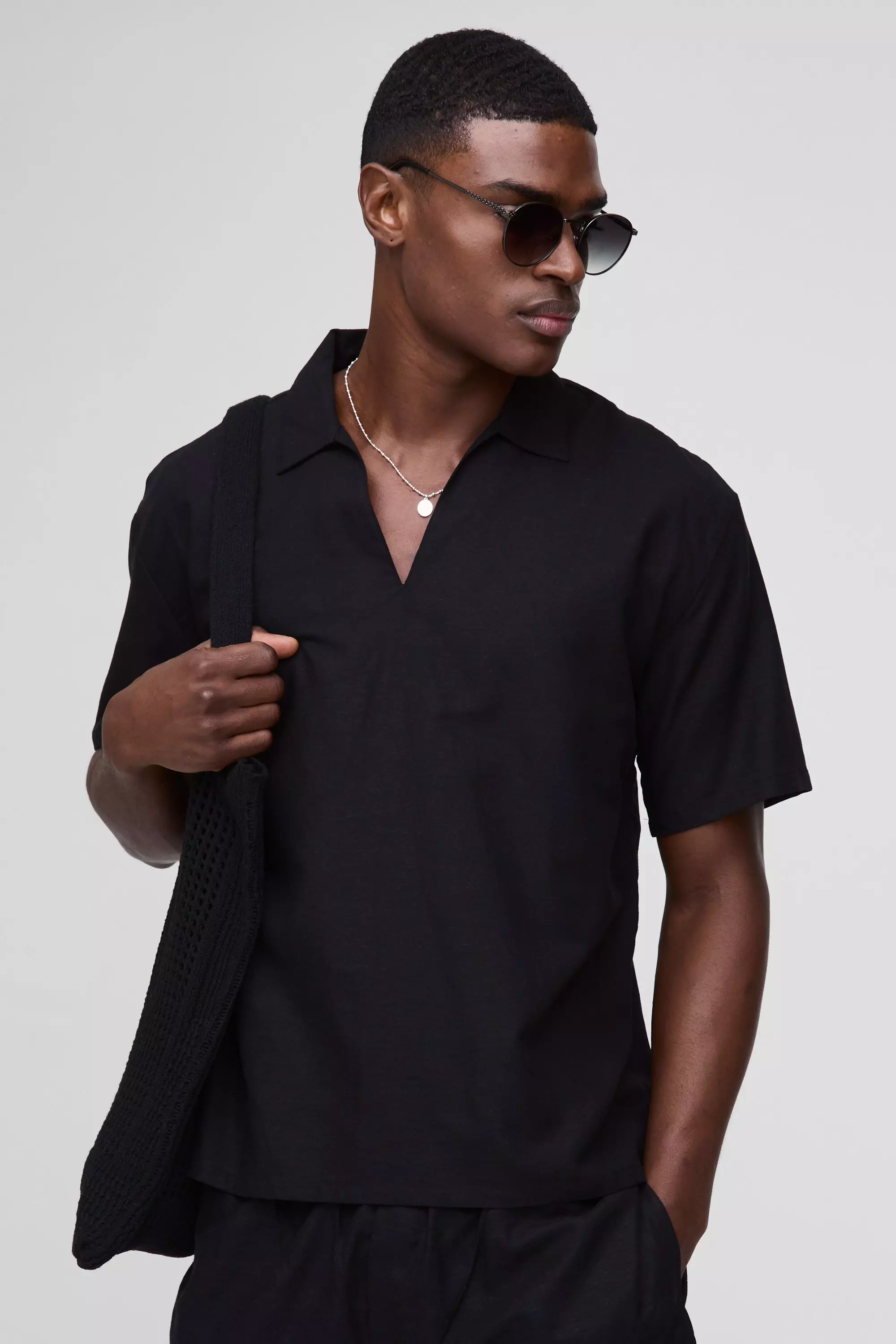 Oversize Leinen-Hemd mit V-Ausschnitt, Black alternatives Bild
