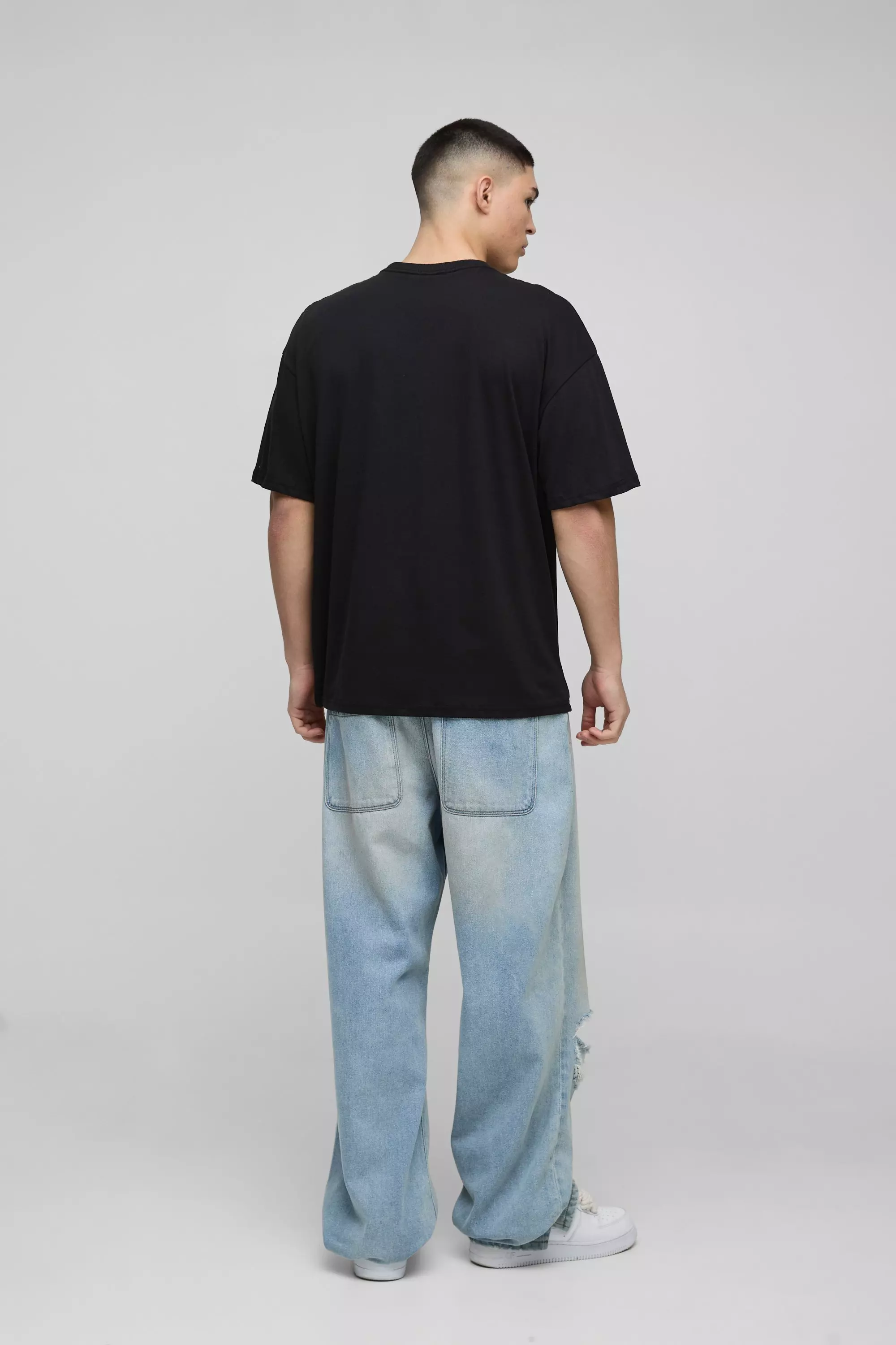 Oversized Lips Graphic T-shirt | boohooMAN USA