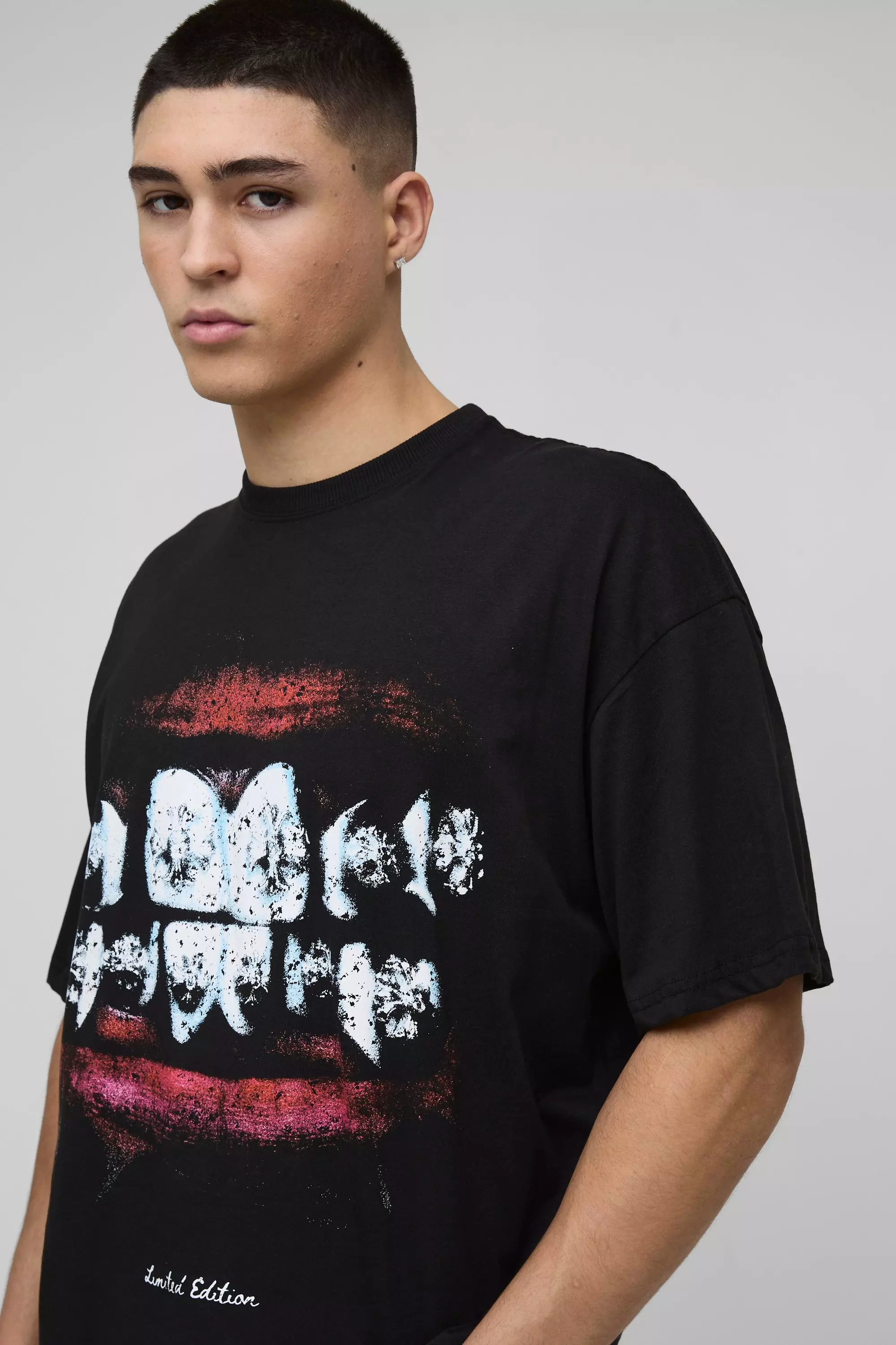 Oversized Lips Graphic T-shirt | boohooMAN USA