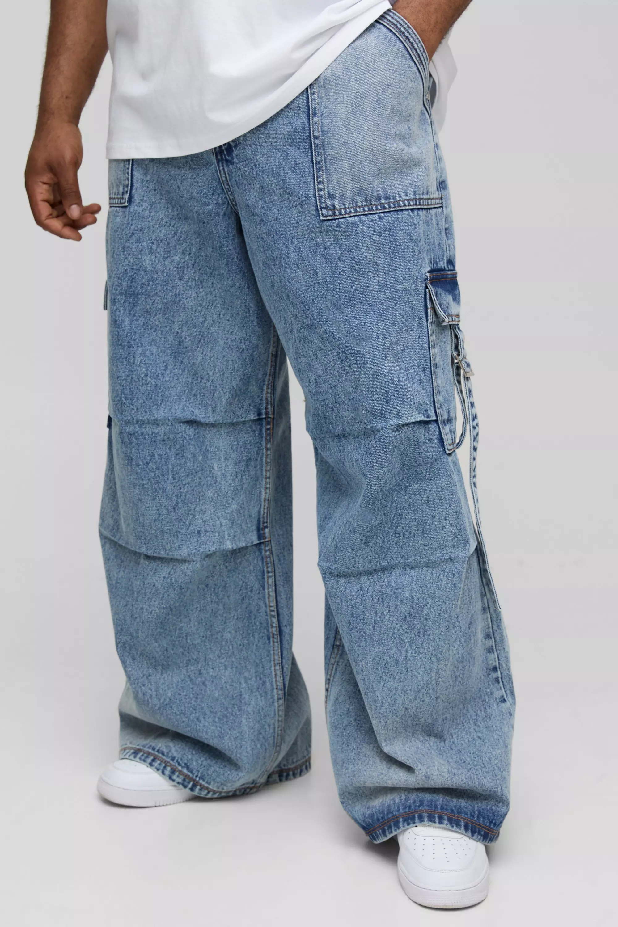 Plus Strap Detail Parachute Fit Jeans mid wash