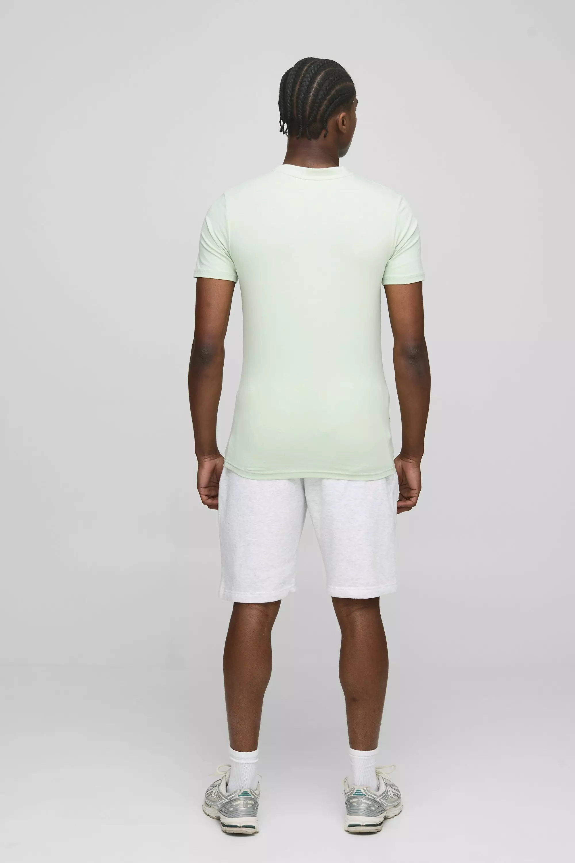 Sage Basic Muscle Fit Crew Neck T-Shirt alternative image