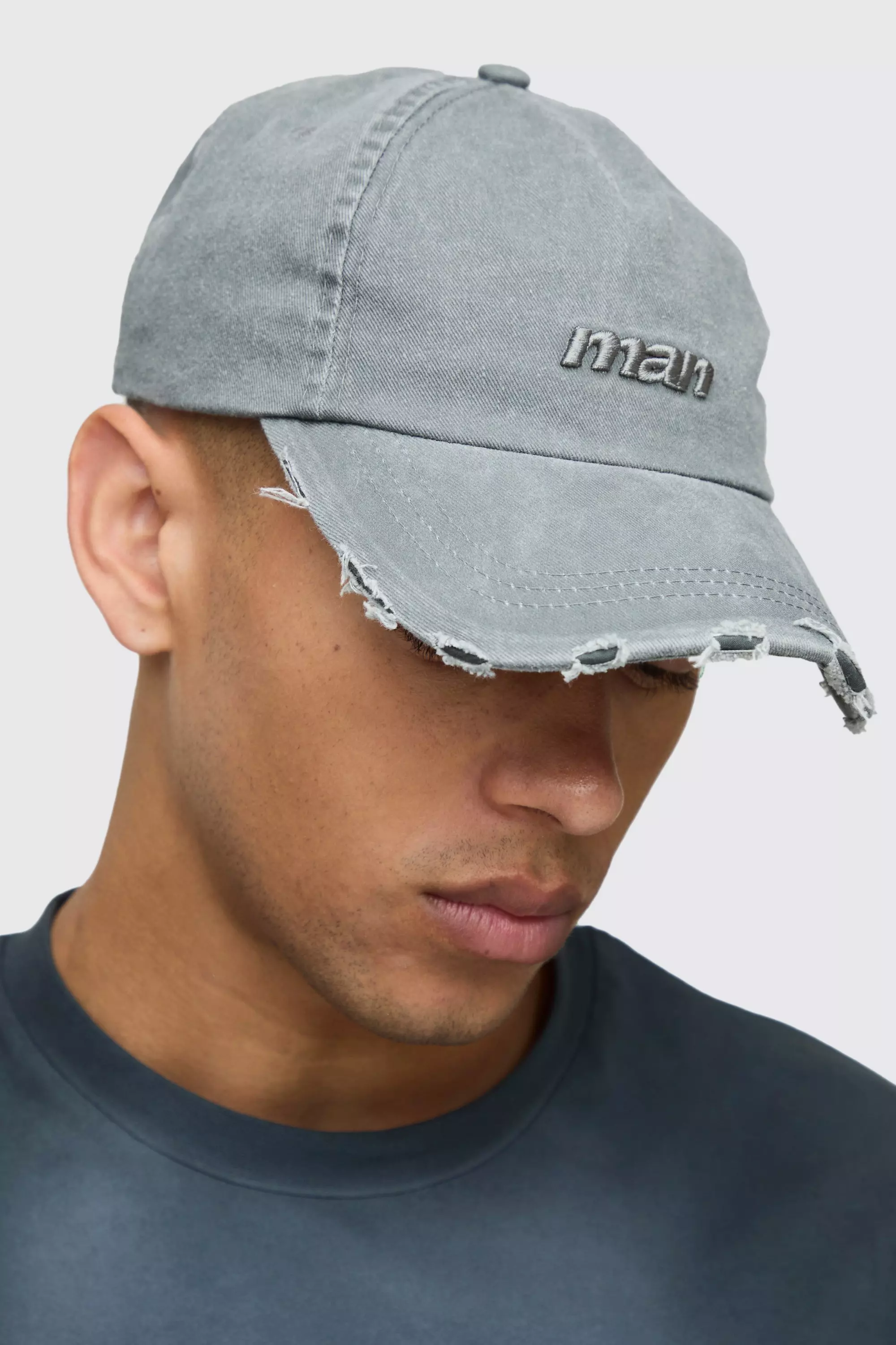 Cappello da baseball sfilacciato con firma MAN, Charcoal immagine alternativa
