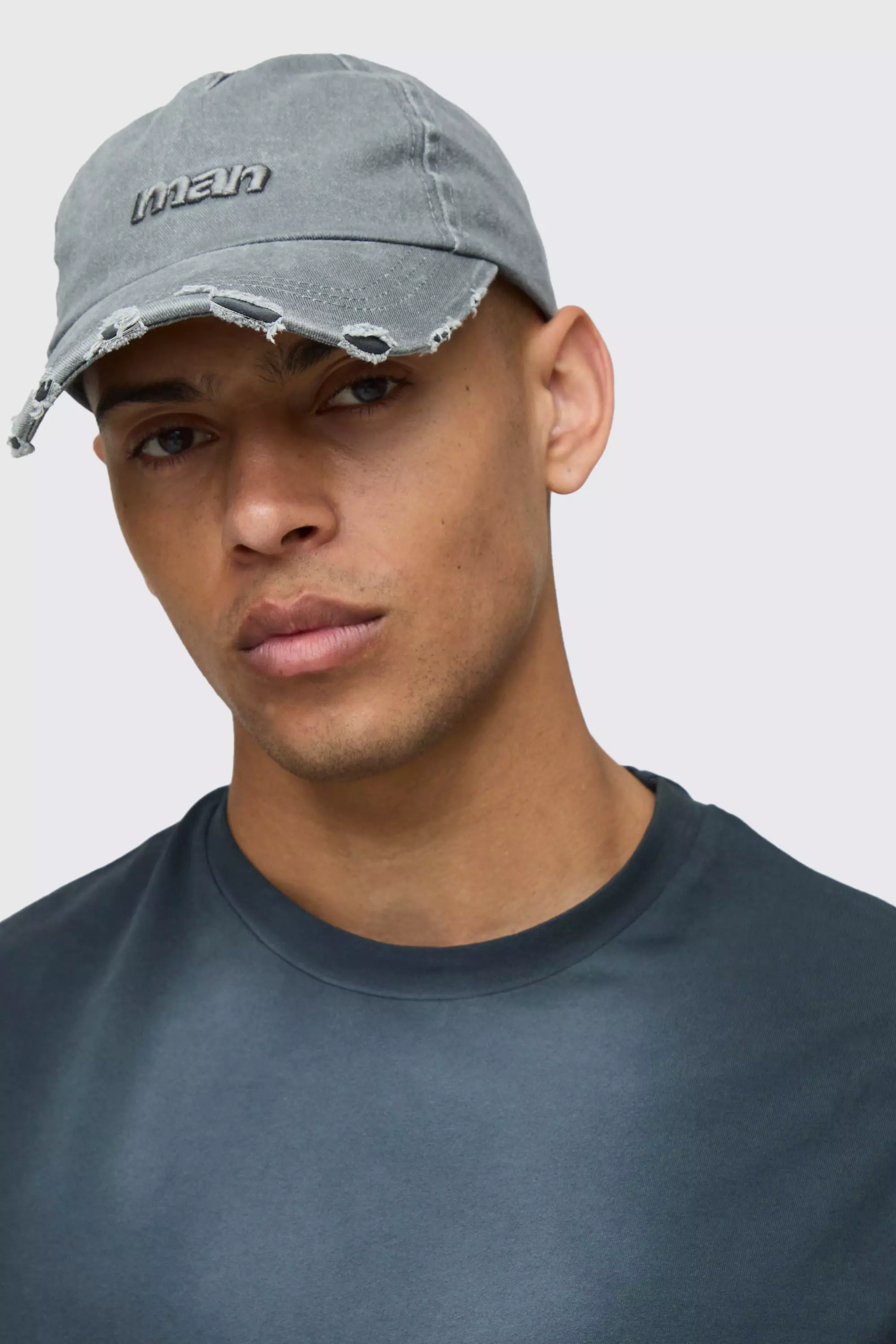 Cappello da baseball sfilacciato con firma MAN, Charcoal immagine alternativa