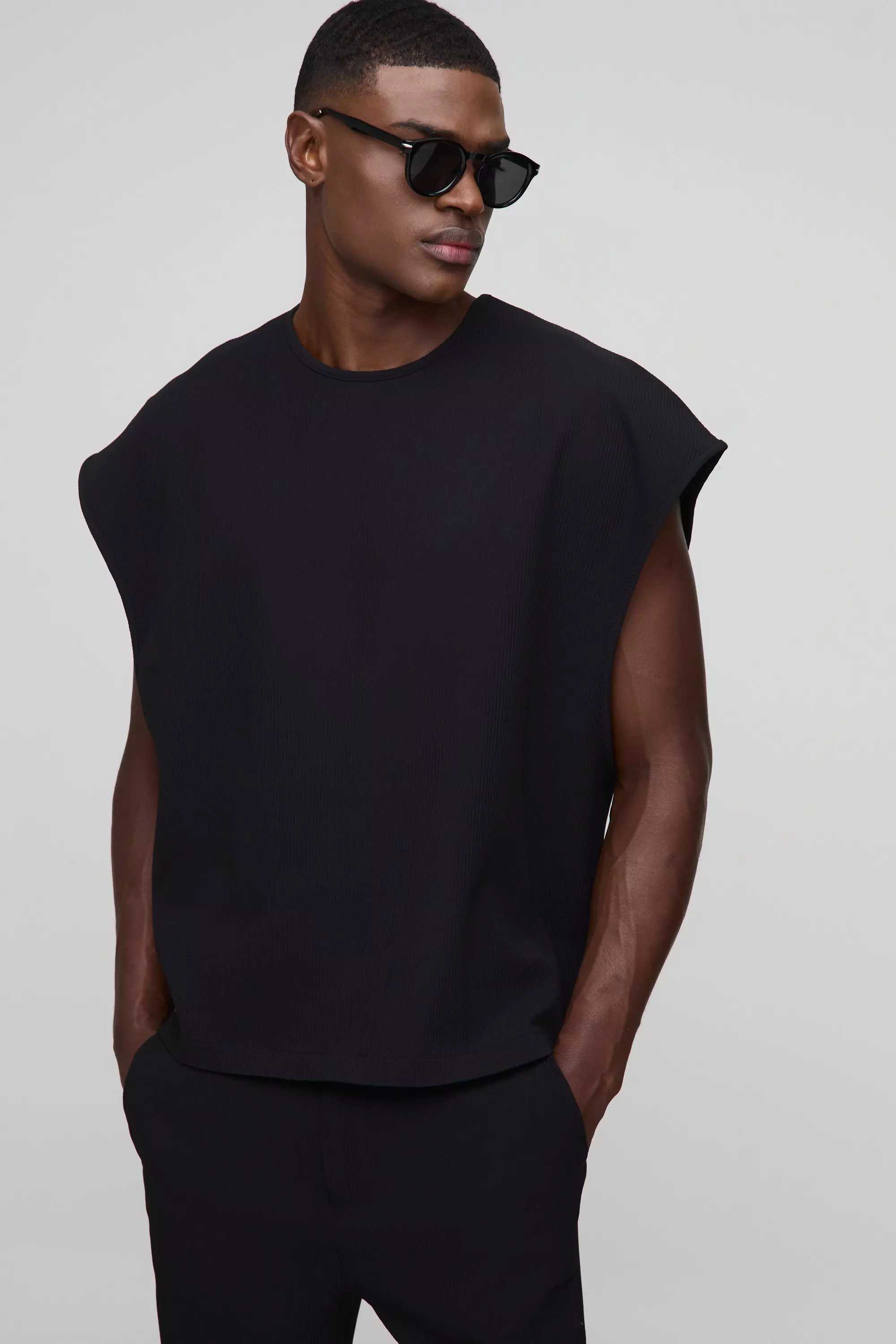 Kastiges Oversize Tanktop mit kurzen Ärmeln, Black alternatives Bild