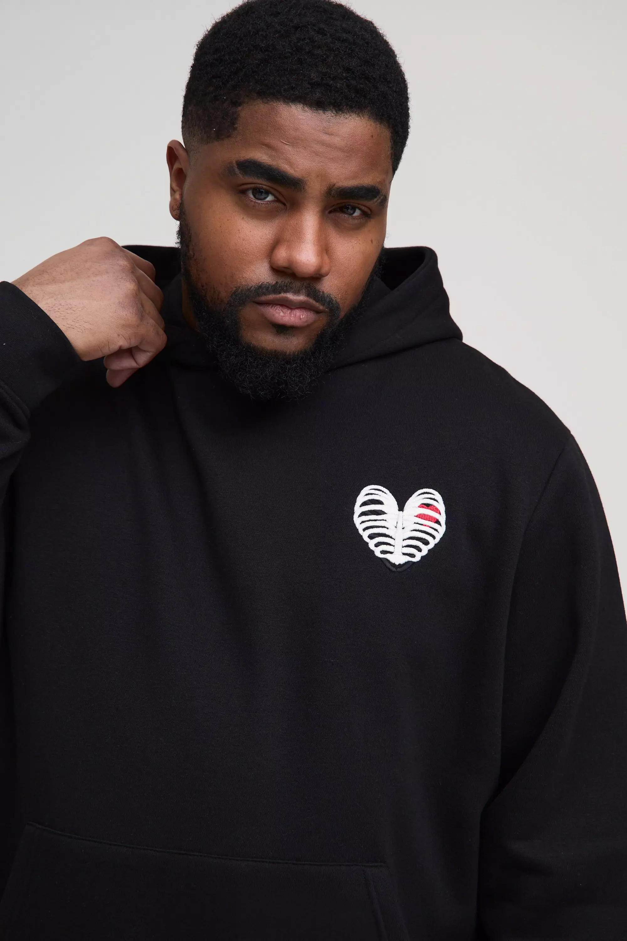 Plus Hoodie mit Rippen-Stickerei, Black alternatives Bild