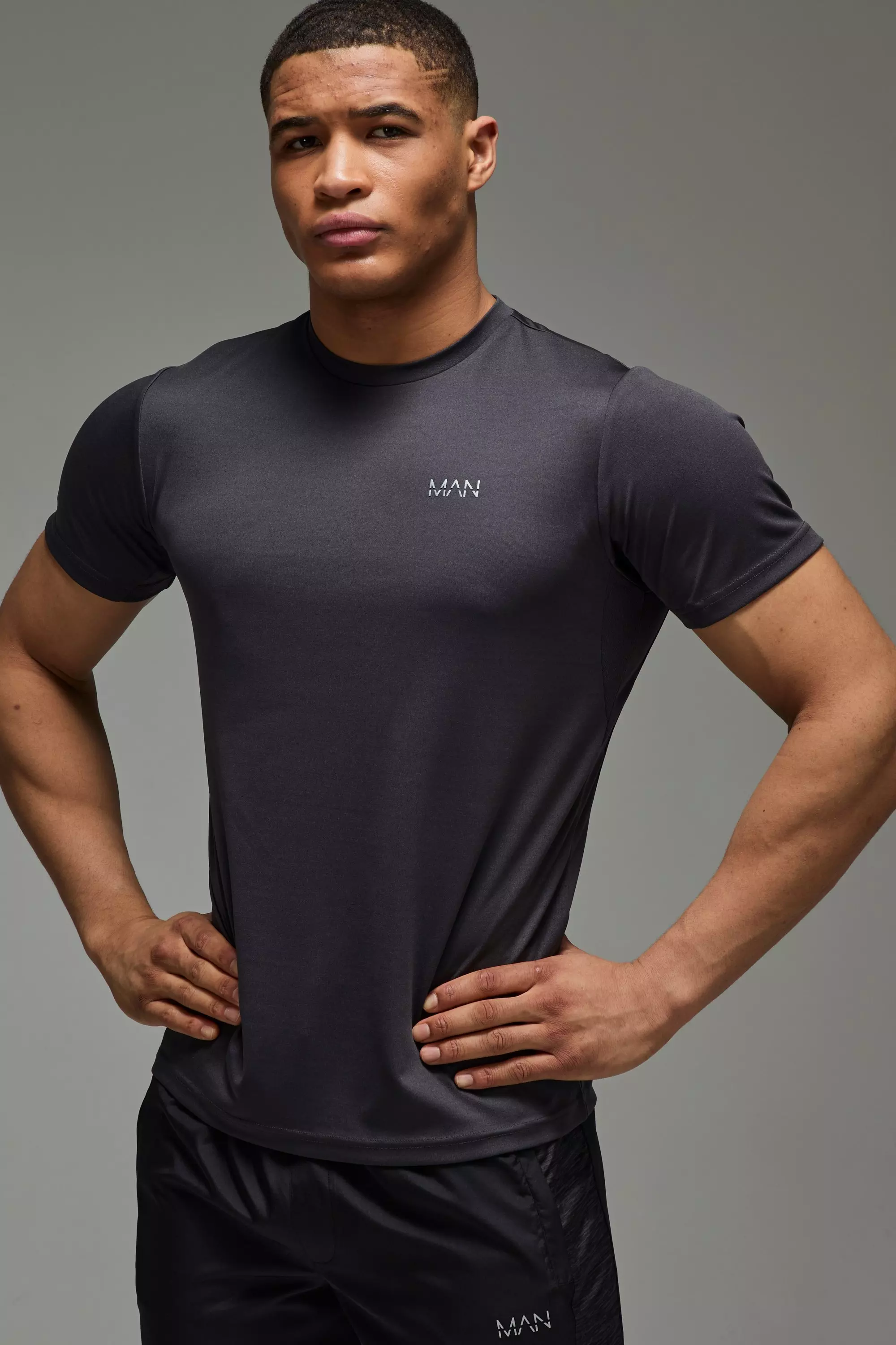 Charcoal Man Active Lightweight Regular Fit Gusset T-shirt alternative image