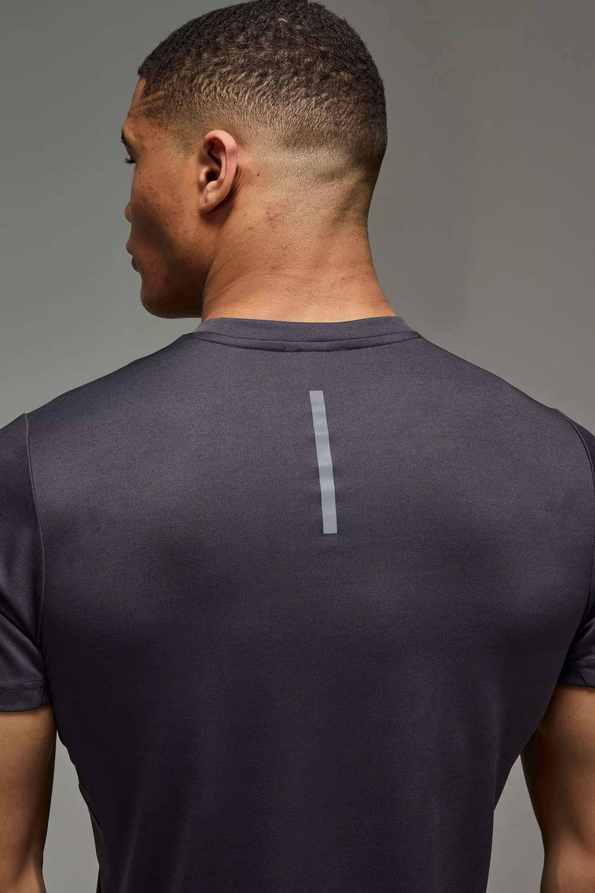 Charcoal Man Active Lightweight Regular Fit Gusset T-shirt alternative image