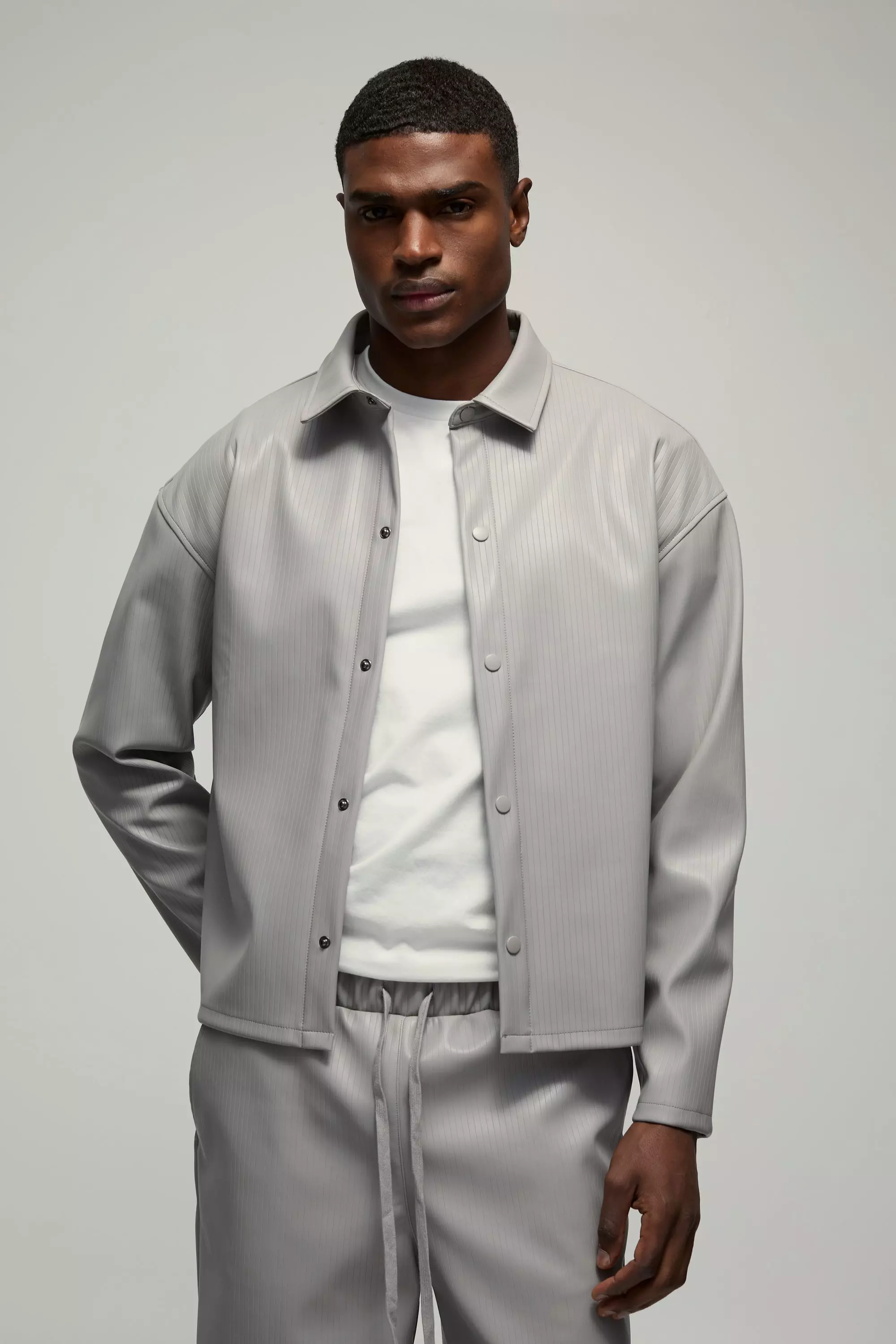 Light grey Oversized PU Overhemd Met Reliëf alternatieve afbeelding