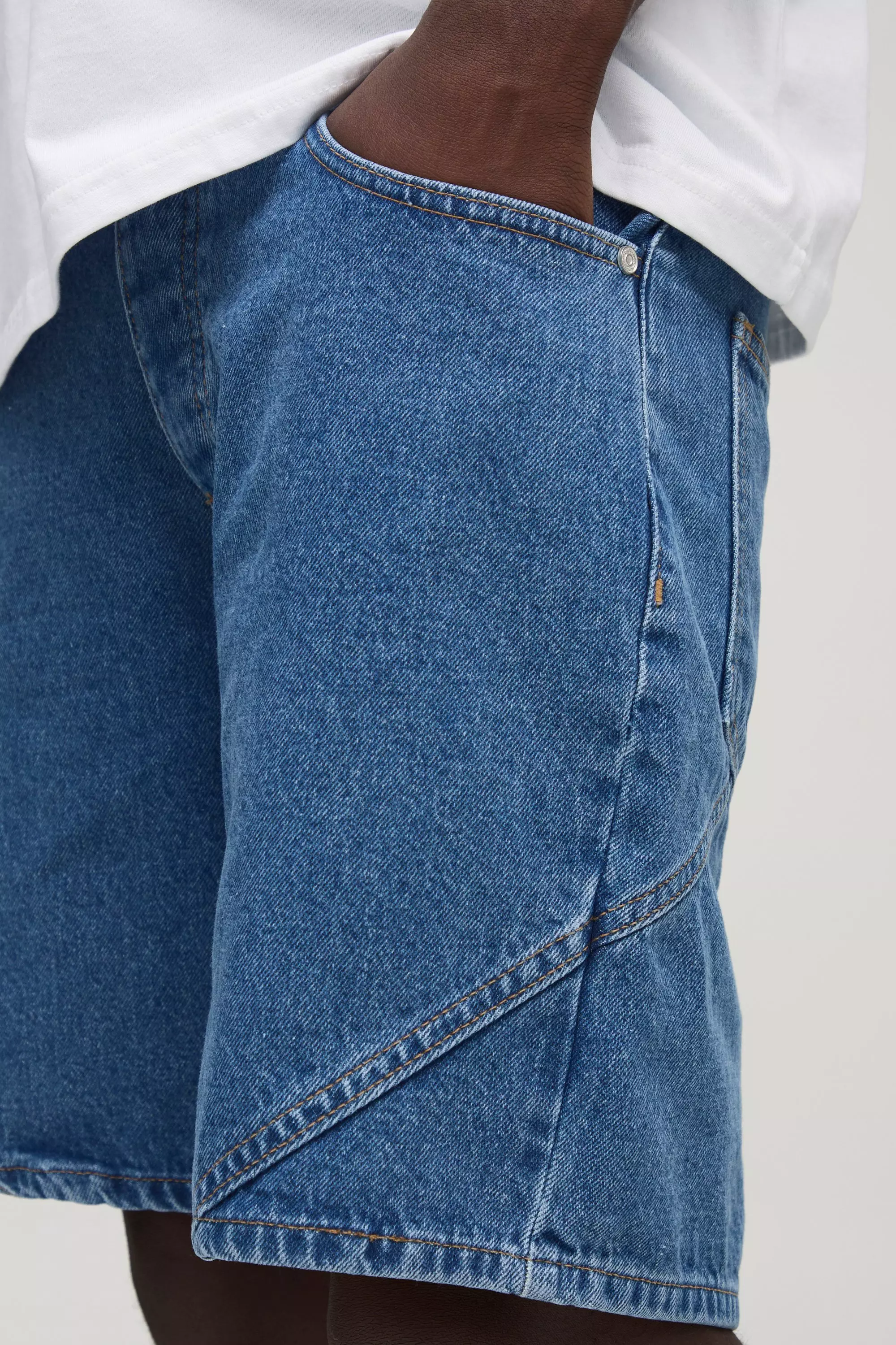 Mid blue Relaxed Fit Panelled Washed Denim Shorts alternative image