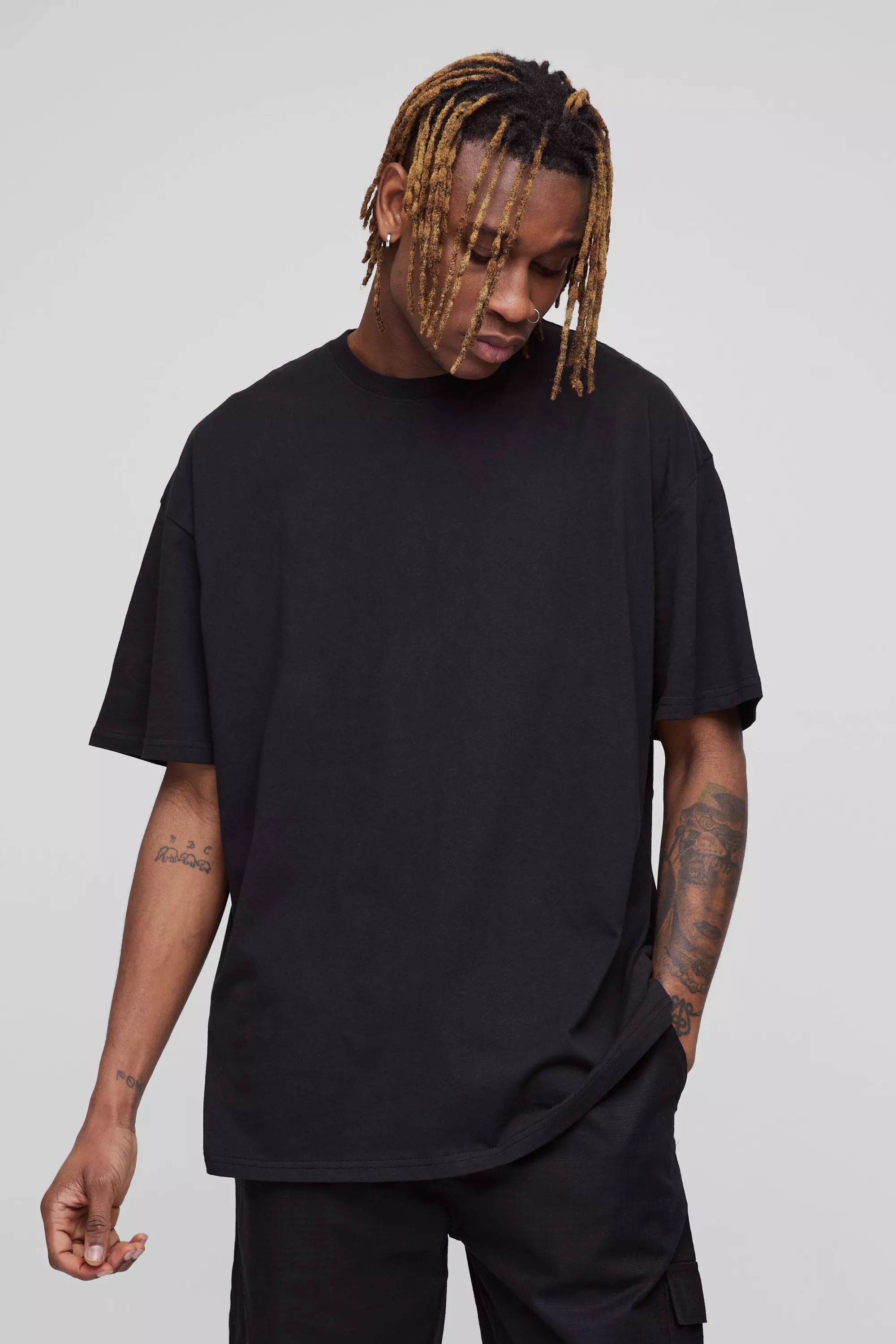 Black Tall Oversized Worldwide Dog Graphic T-shirt alternative image