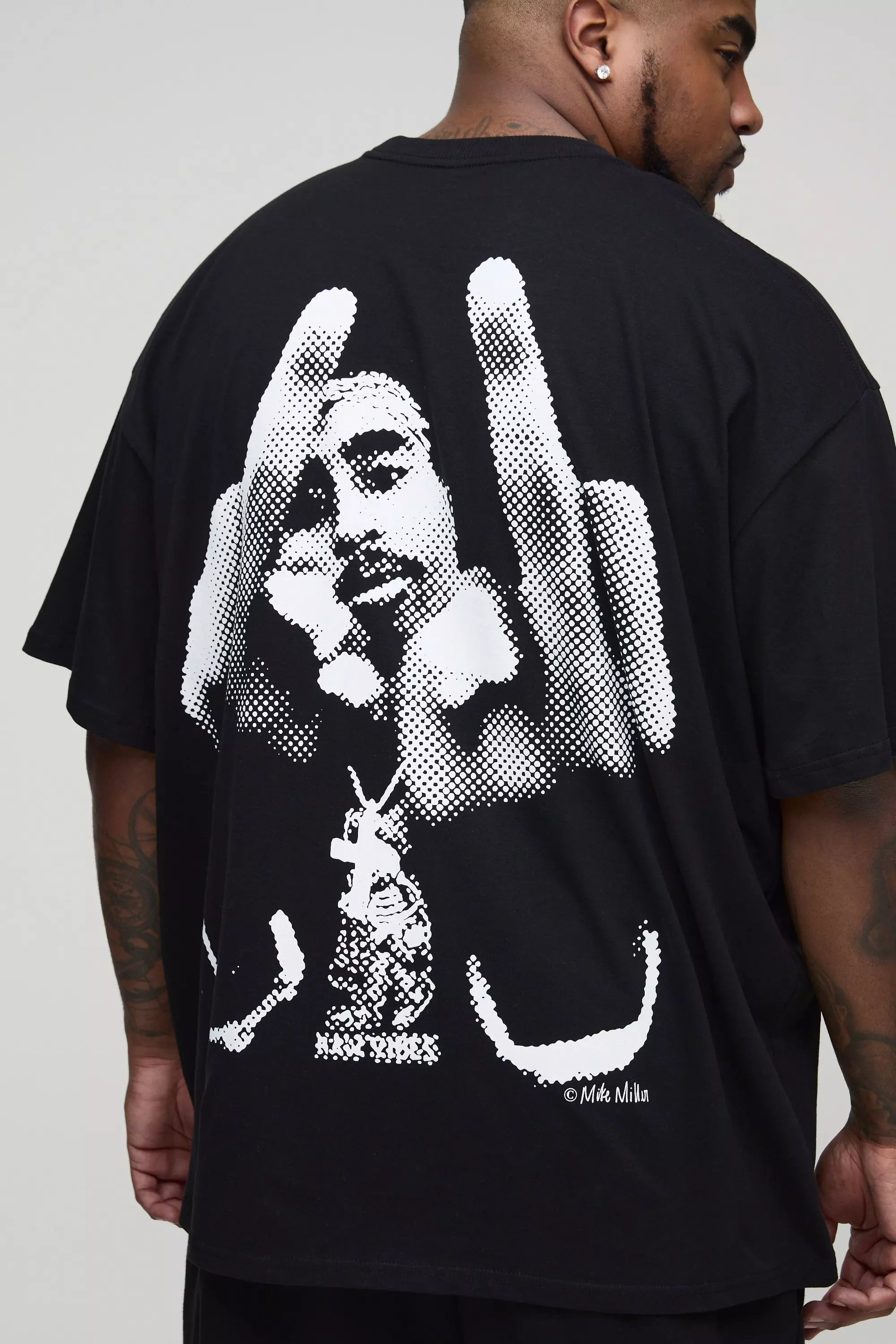 Black Plus Oversized Tupac License Print T-Shirt alternative image