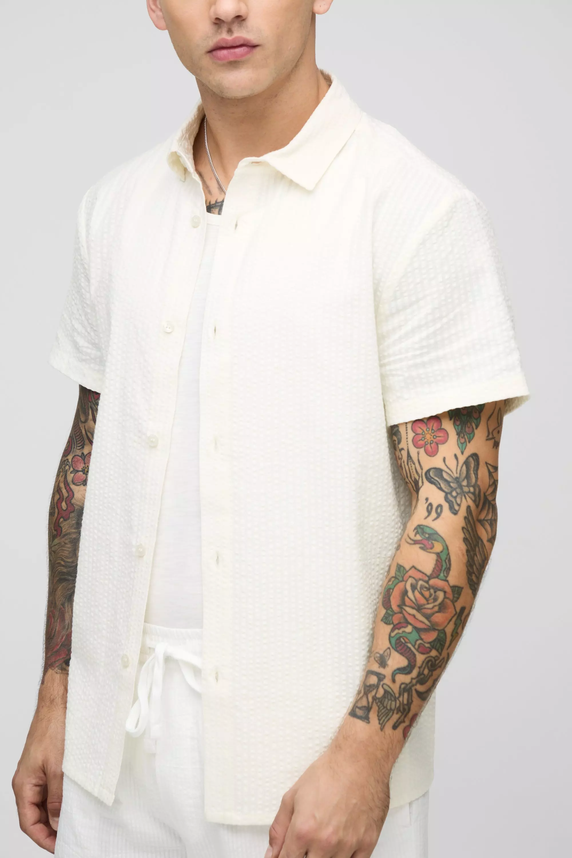 Ecru Regular Collared Seersucker Shirt alternative image