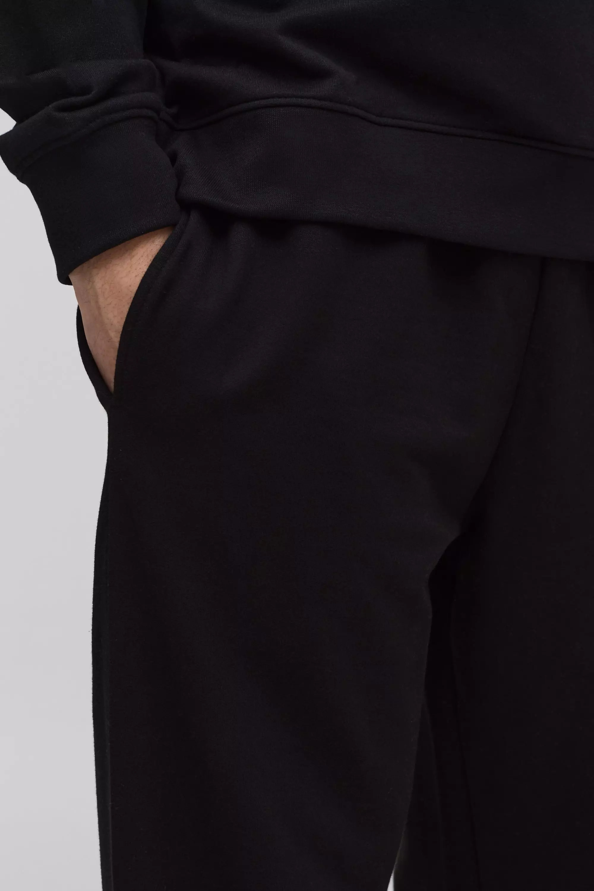 Black 260GSM Loopback Basic Straight Leg Jogger alternative image