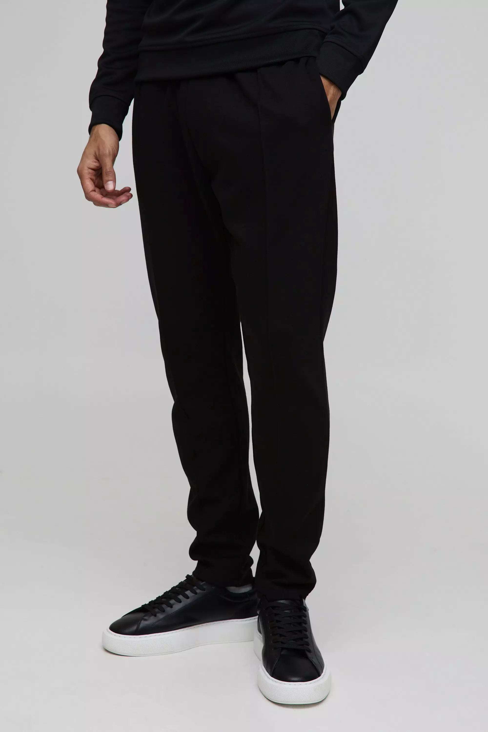 Black Sim Fit Tapered Interlock Pintuck Jogger alternative image