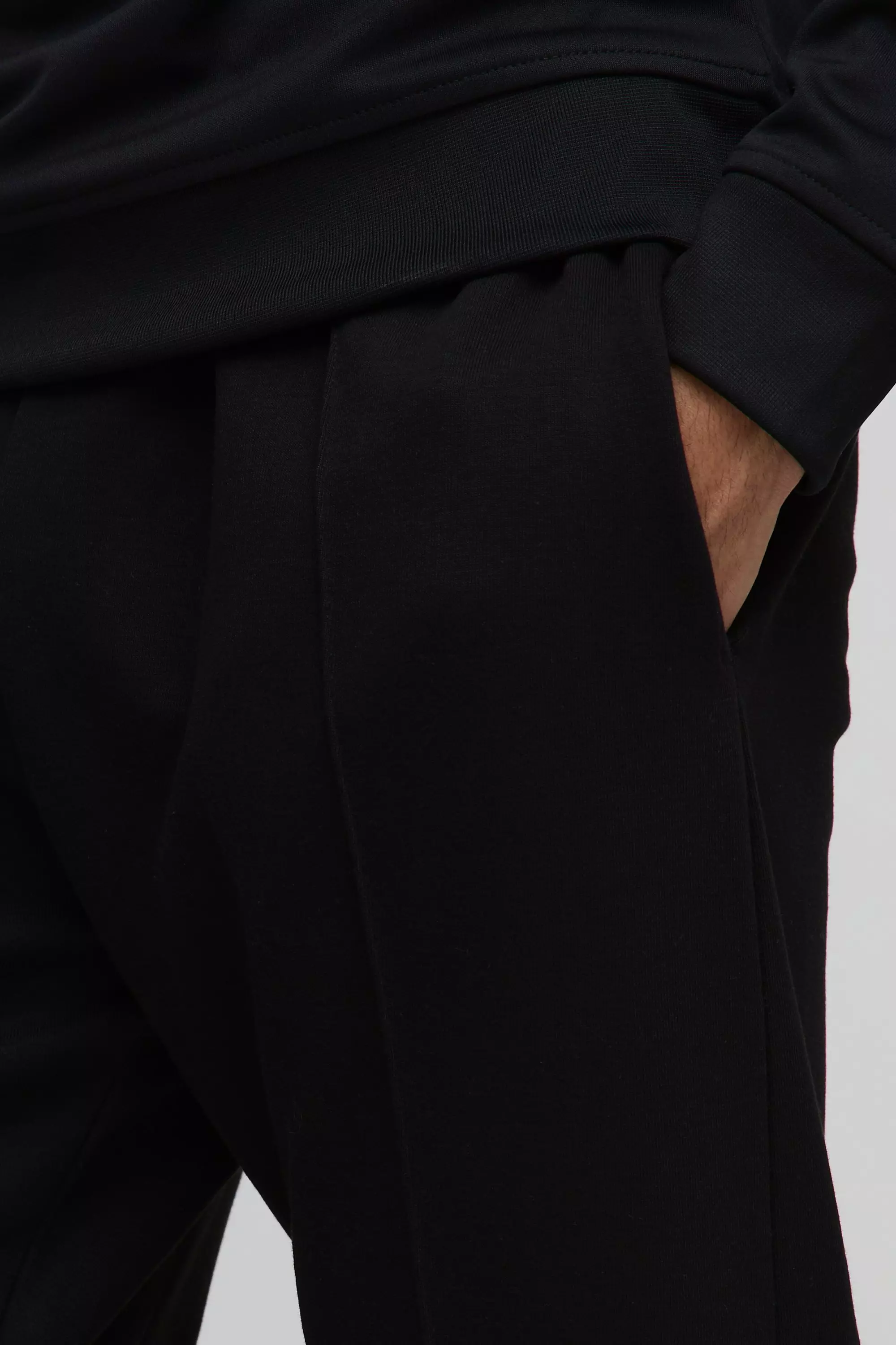 Black Sim Fit Tapered Interlock Pintuck Jogger alternative image