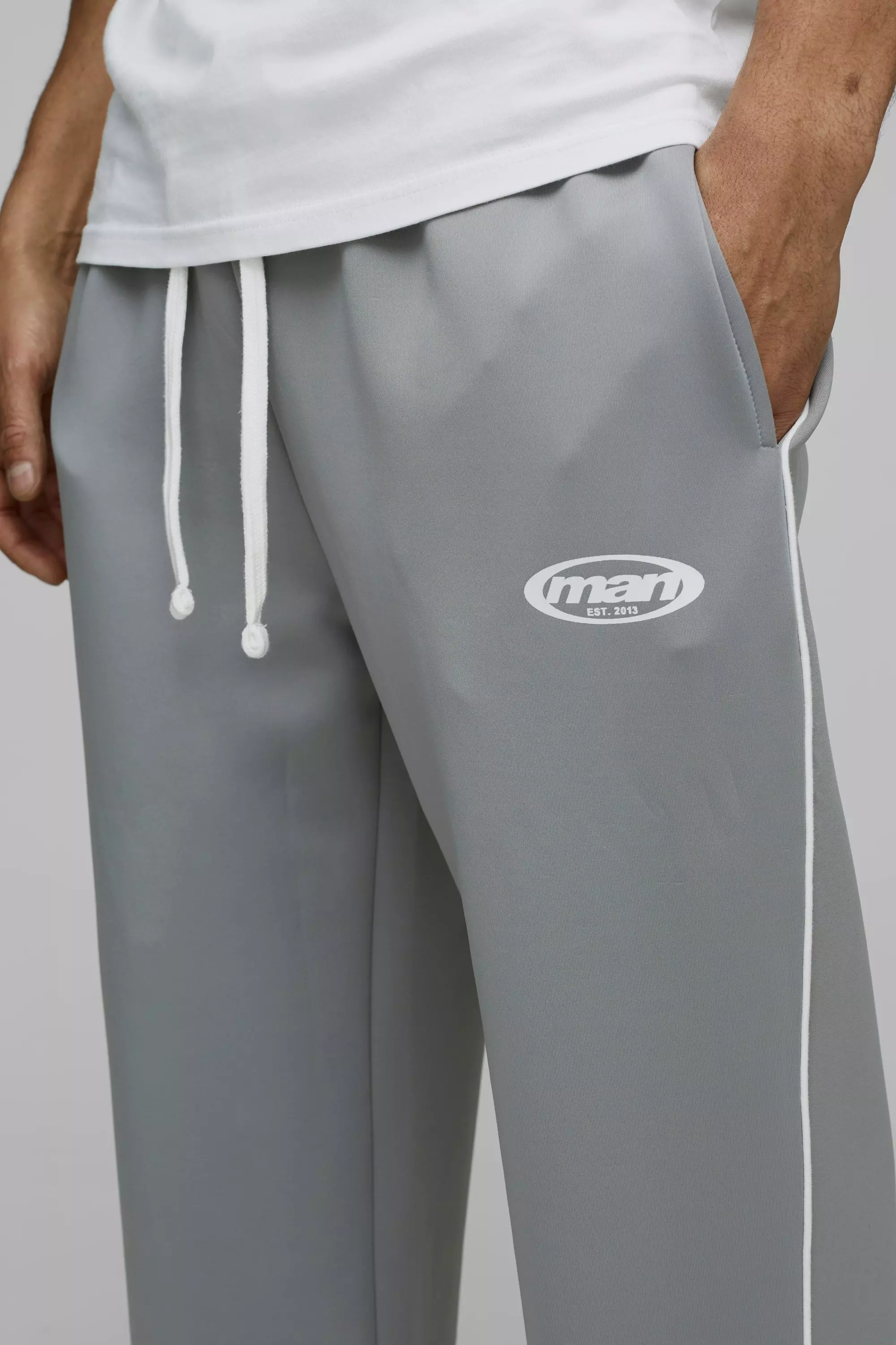 Grey Relaxed Man Tricot Piping Sweatpants alternative image