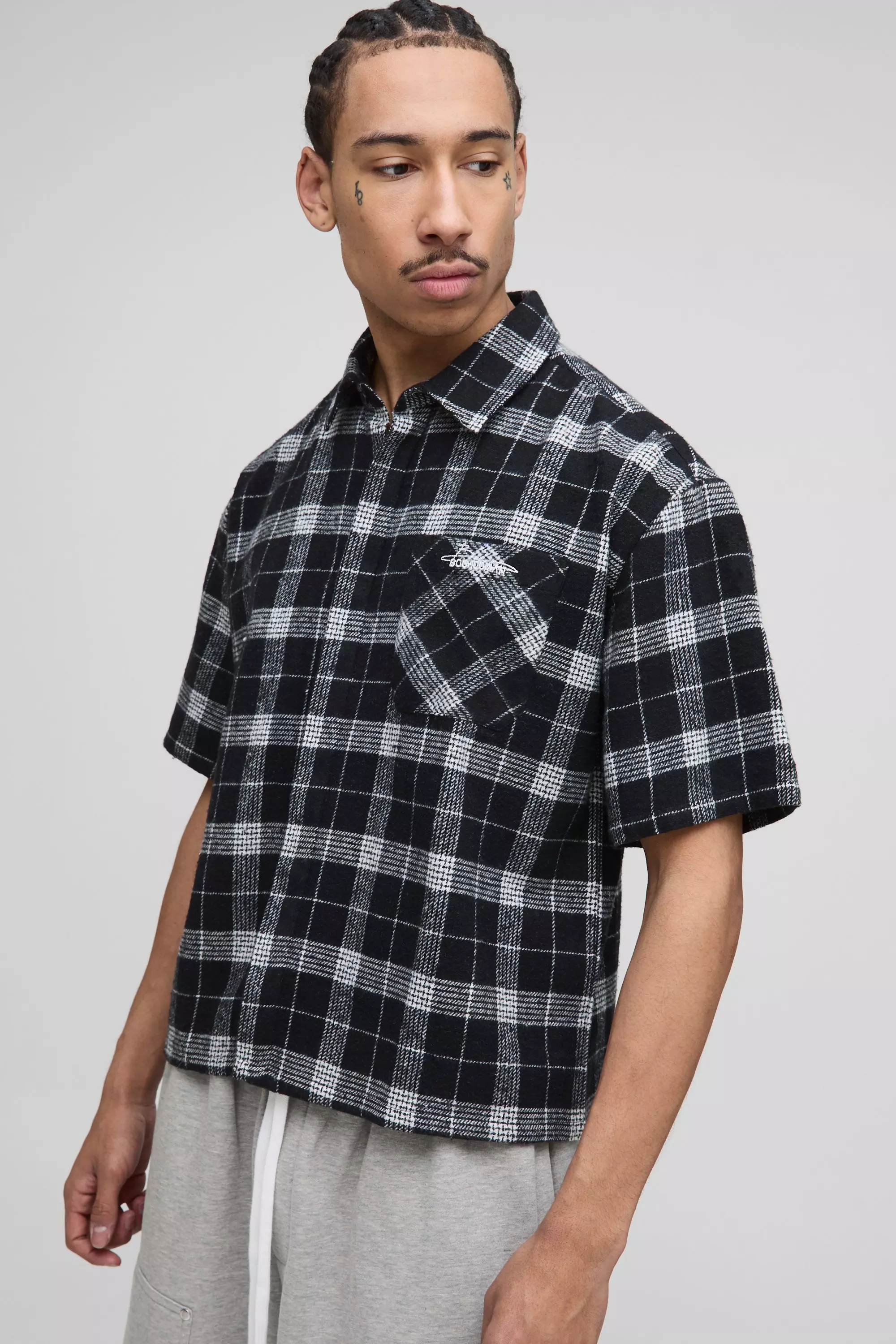 Black Oversized Boxy Man Flannel Shirt alternative image