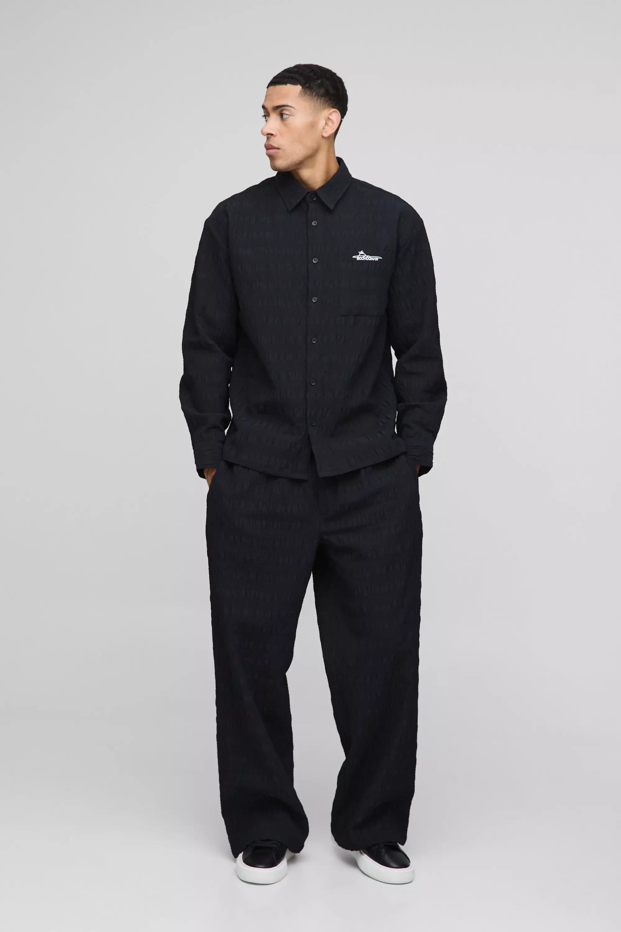 Langärmliges Oversize Man Seersucker-Hemd & Hose, Black alternatives Bild