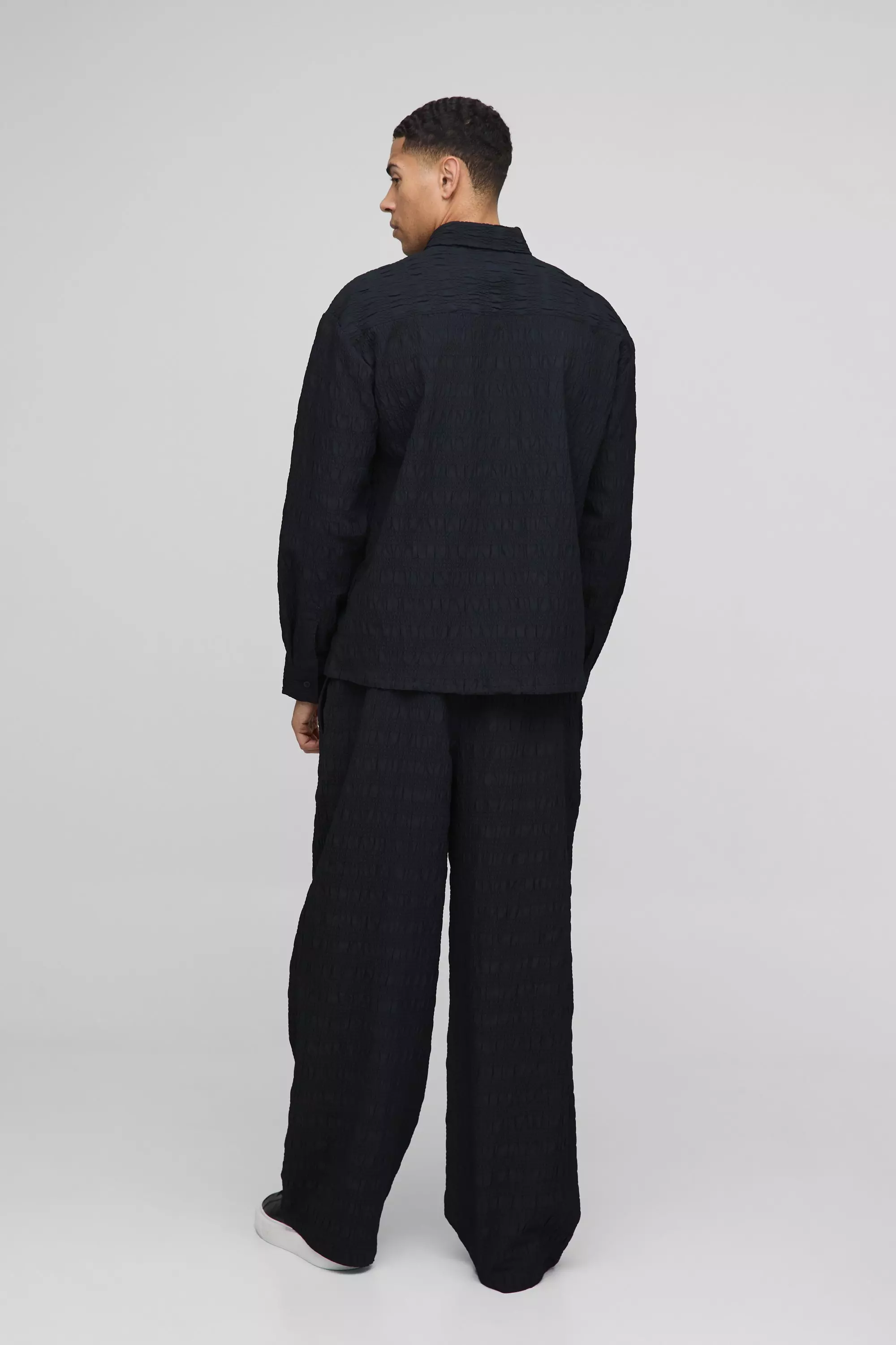 Langärmliges Oversize Man Seersucker-Hemd & Hose, Black alternatives Bild