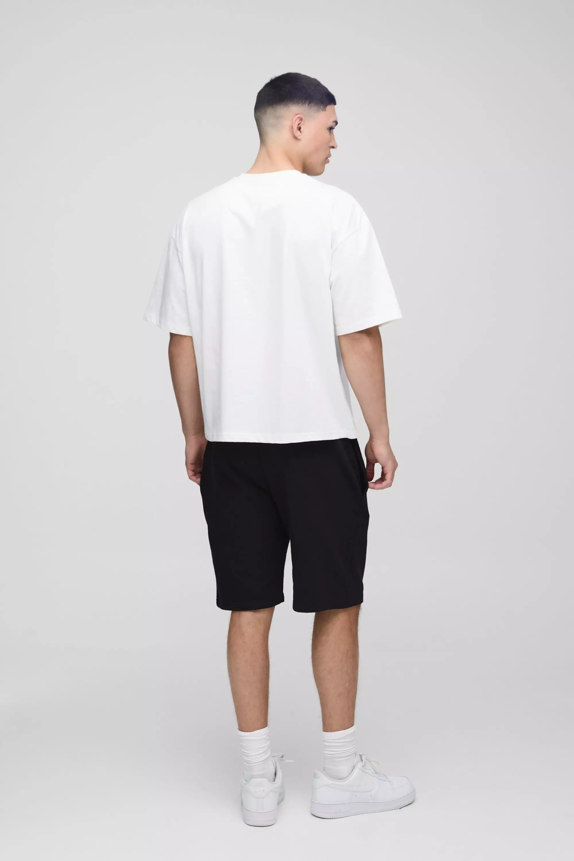 Limited Edition T-Shirt und Shorts, White alternatives Bild