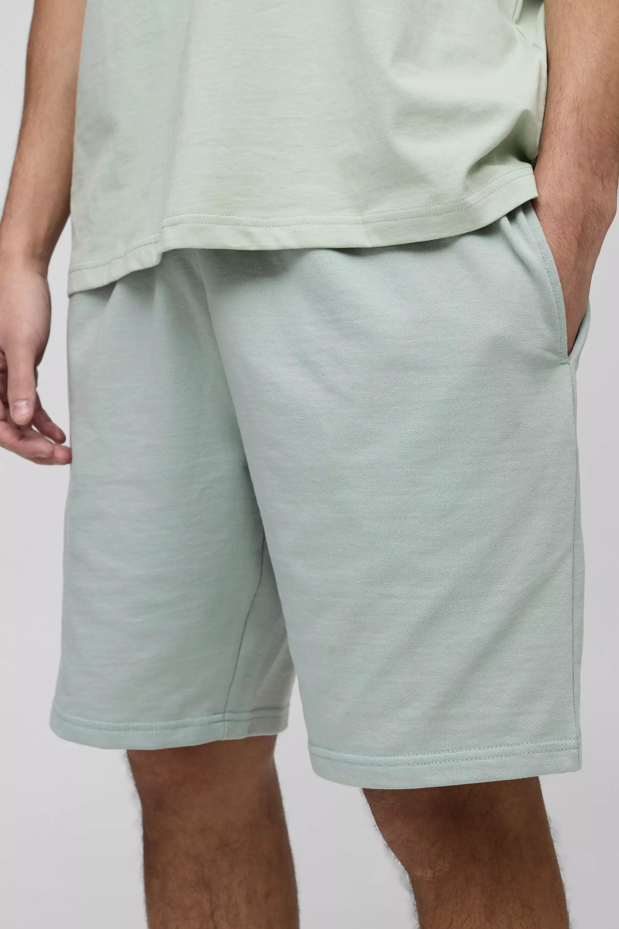 Lockere mittellange Basic Shorts, Sage alternatives Bild