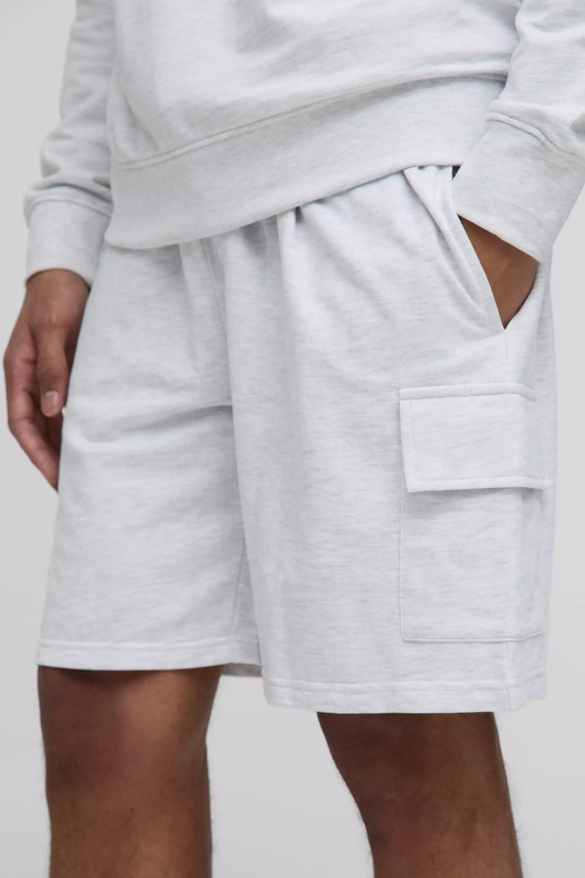 Relaxed Fit Mid Length Basic Lightweight Cargo Shorts | boohooMAN USA