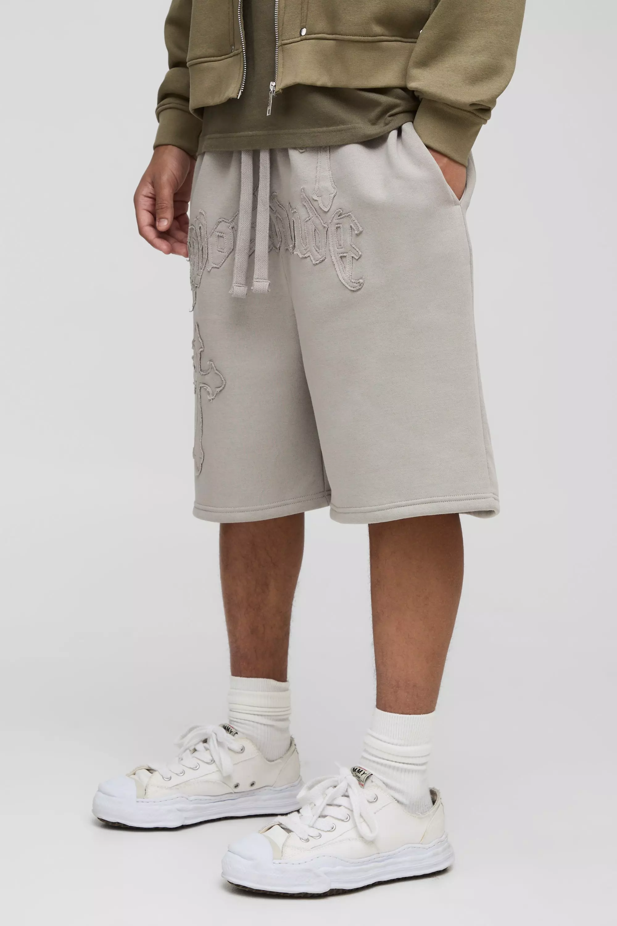Stone Oversized Worldwide Applique Drop Crotch Shorts alternative image