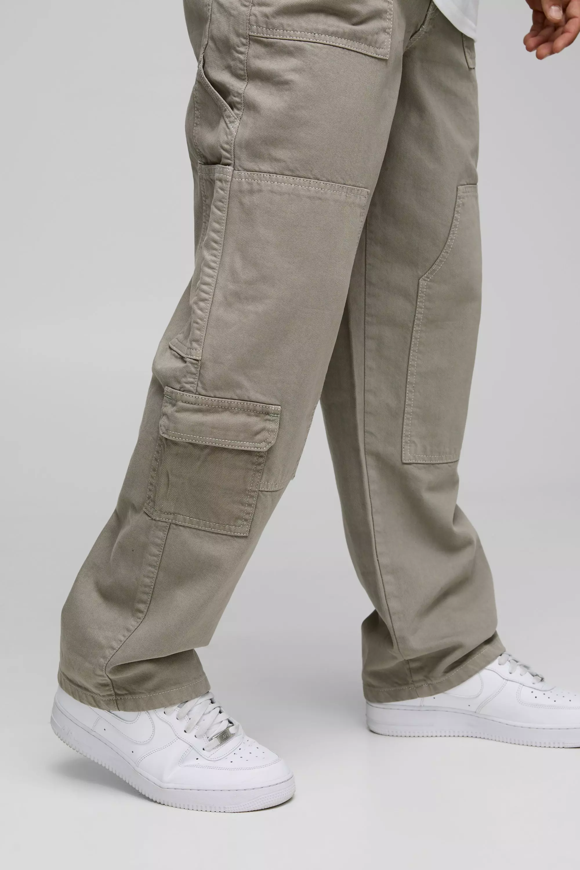Relaxed Twill Carpenter Cargo Cropped Trousers | boohooMAN USA